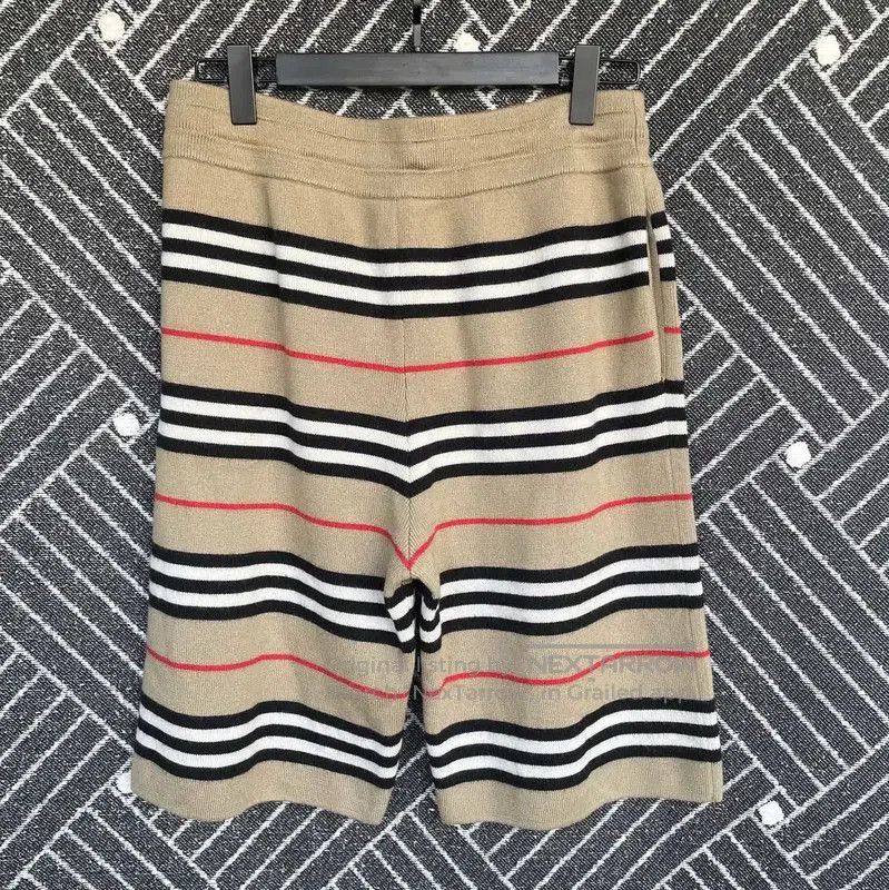 Burberry Burberry Men's Light Brown Wool Shorts. Size US 30 / EU 46 - 2 Thumbnail