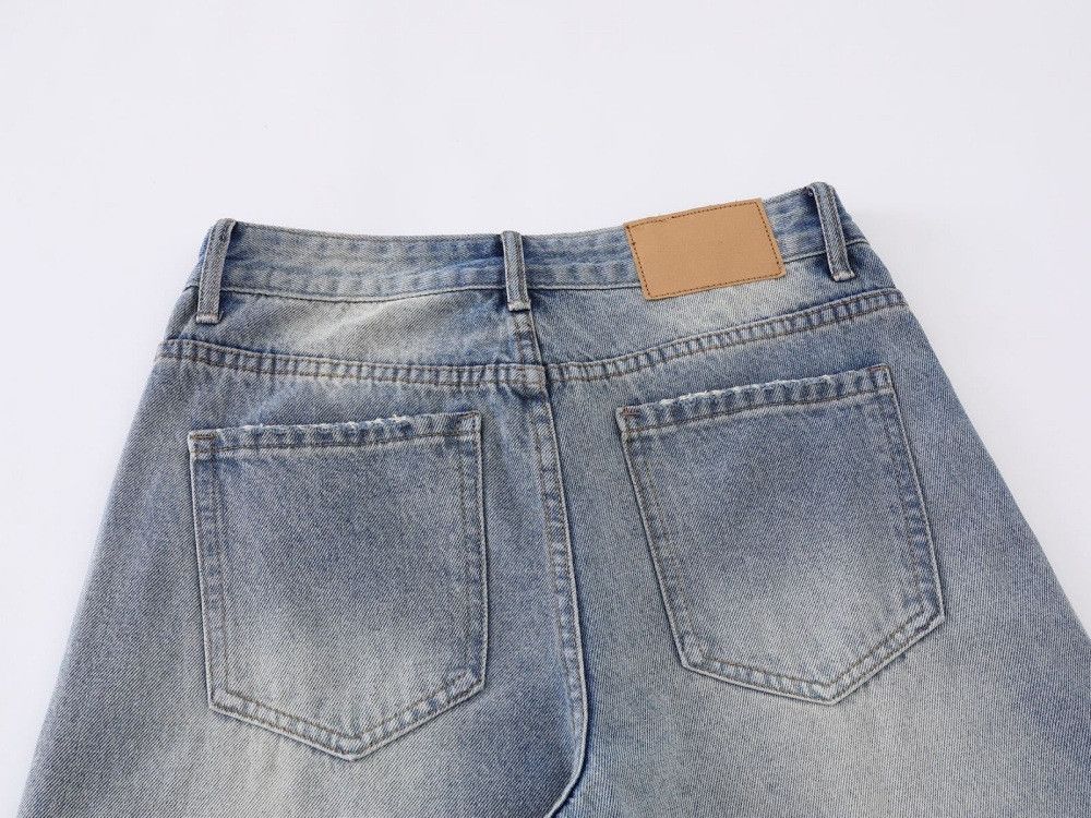 Jean Men's Washed & Distressed Loose-Fit Straight-Leg Jeans Size US 32 / EU 48 - 5 Thumbnail