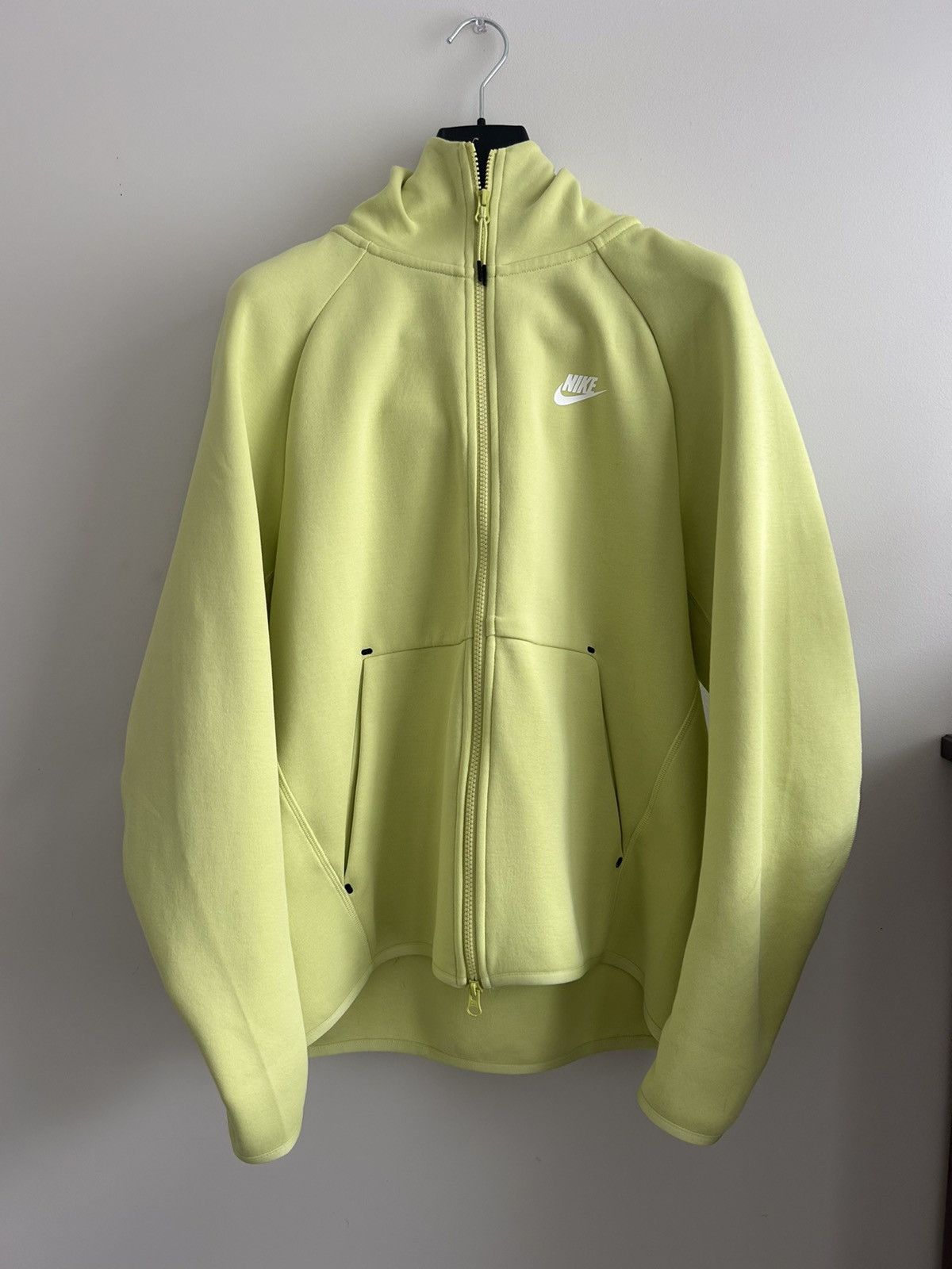image of Nike Tech Vancouver Exclusive in Neon, Men's (Size Medium)