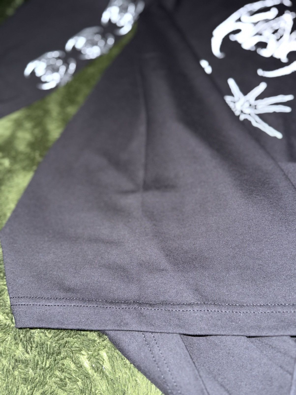 Designer [L] NANCY realms of darkness graphic long sleeve black Size US L / EU 52-54 / 3 - 6 Thumbnail