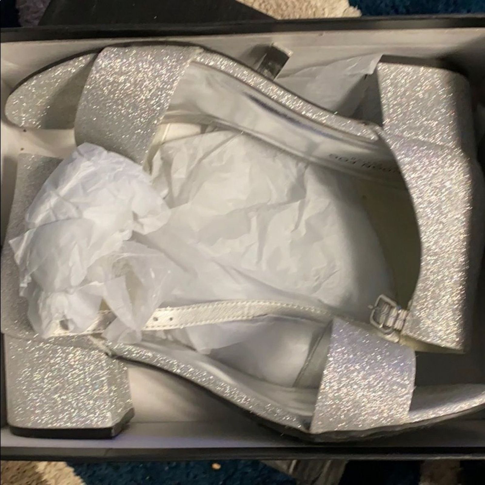 London Fog London Fog Block Heel Sandal sz 7.5 Silver NEW #8-X Size US 7.5 / IT 37.5 - 10 Thumbnail