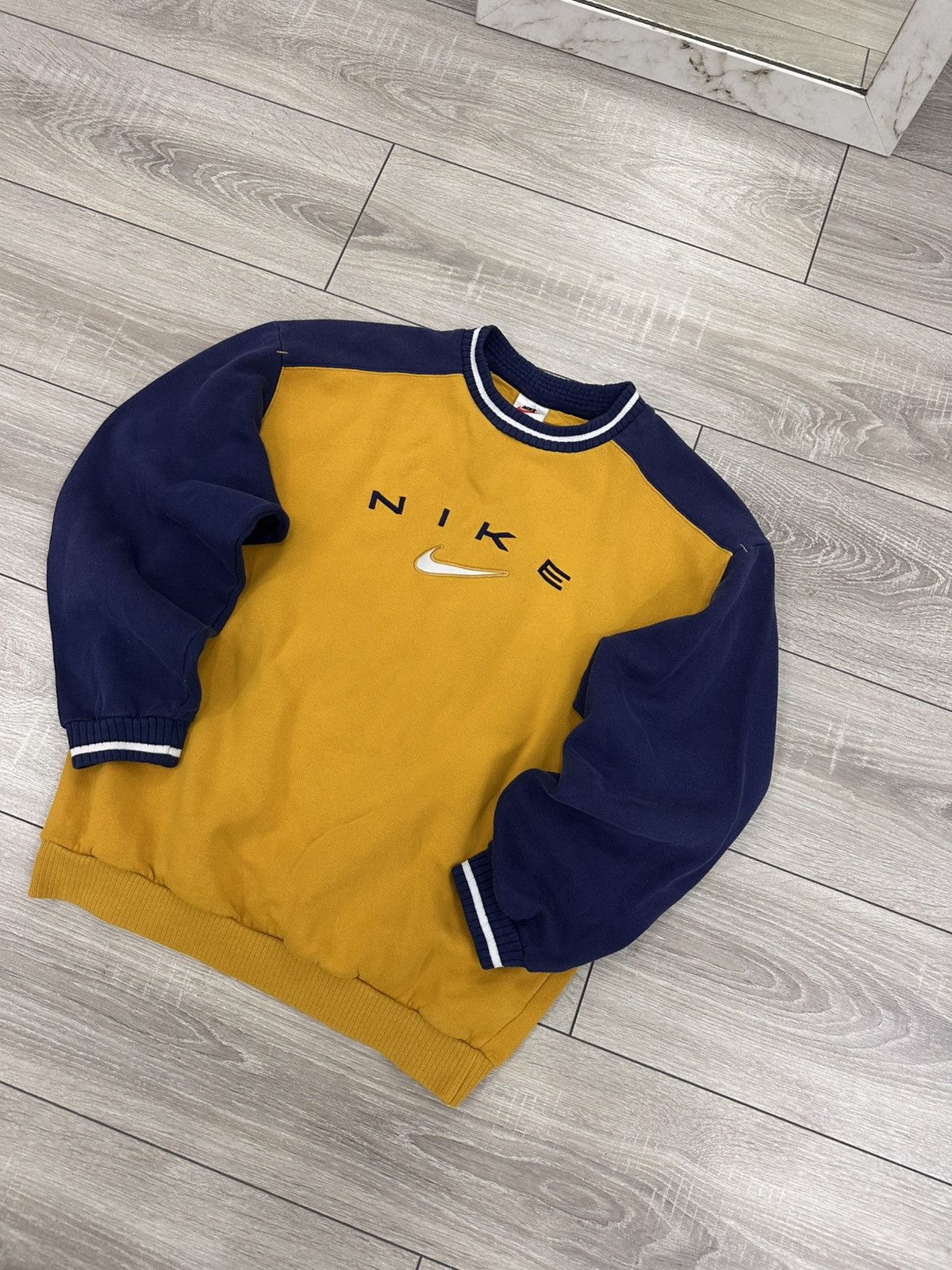 Nike Nike Vintage 90s Sweatshirt Baggy Boxy Fit Size US S / EU 44-46 / 1 - 6 Thumbnail