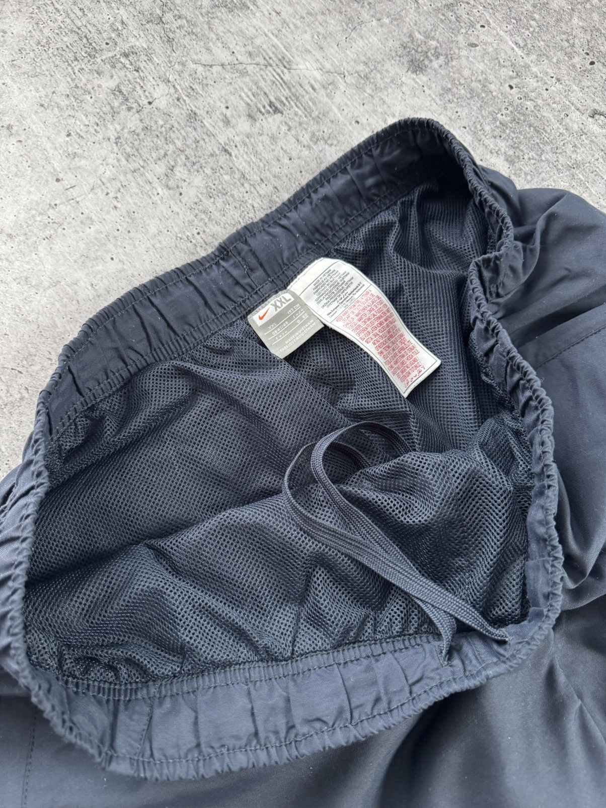 Nike Nike Vintage Nylon TrackPants Joggers Y2K Navy Drill XXL Size US 38 / EU 54 - 8 Thumbnail
