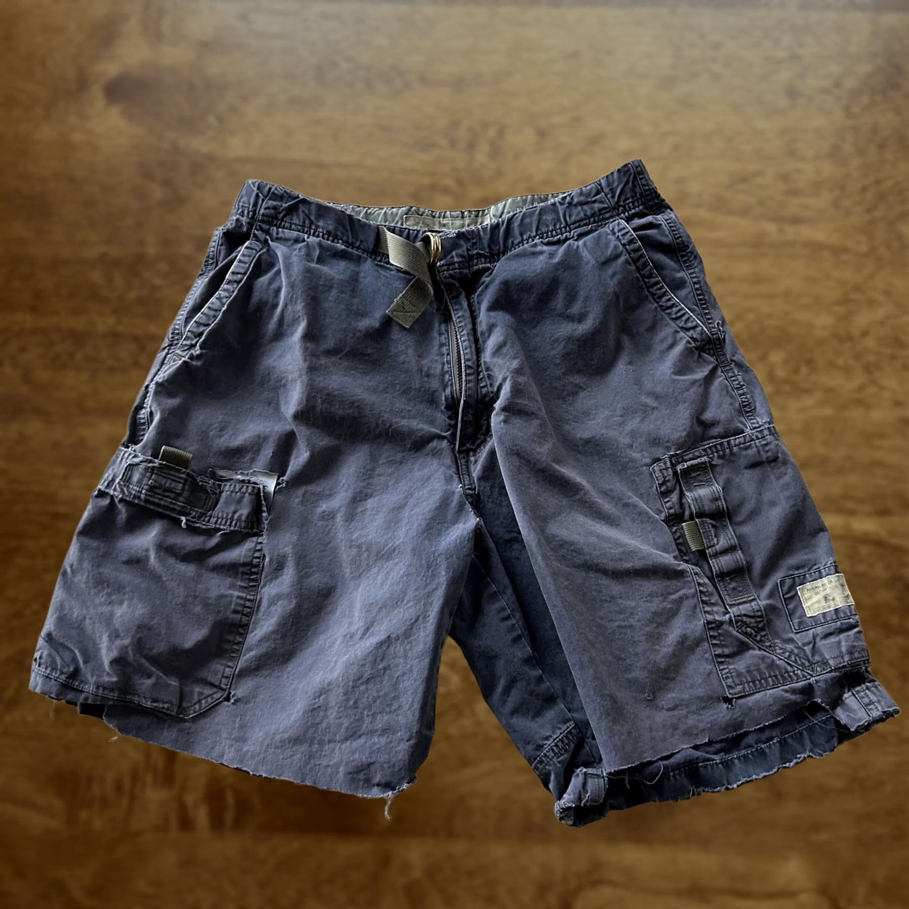 American Eagle Outfitters VINTAGE American Eagle Cargo Shorts Mens 33 Blue Canvas Distressed Cargo Pocket Shorts Relaxed Calf 11in Zip Mens Size US 33 - 1 Thumbnail
