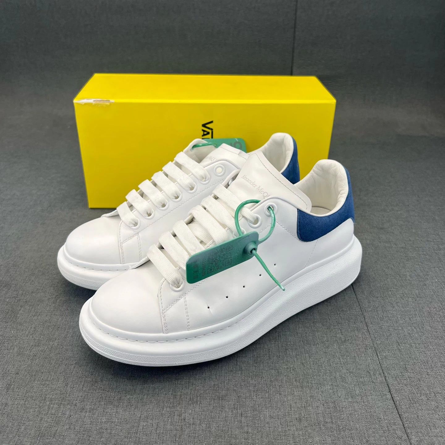 Alexander McQueen McQ blue tail 41 sneakers mint Size US 8 / EU 41 - 1 Thumbnail