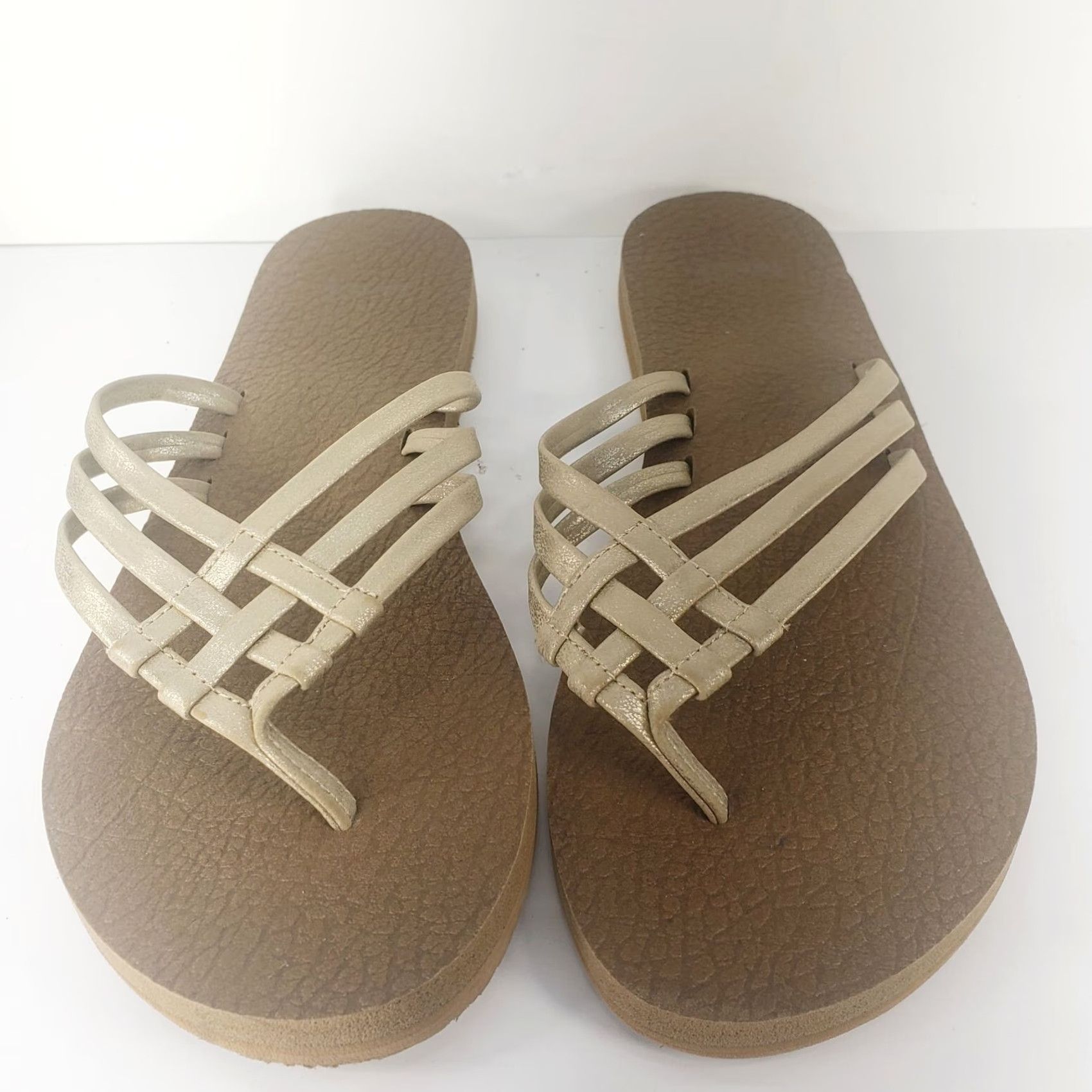 Sanuk Sanuk Yoga Salty Metallic Flip Flops Sandals Champagne Gold 10 Womens Shoes Sanuk Yoga Salty Metal Flip Flops Champagne Gold 10 Womens Size US 10 / IT 40 - 2 Thumbnail