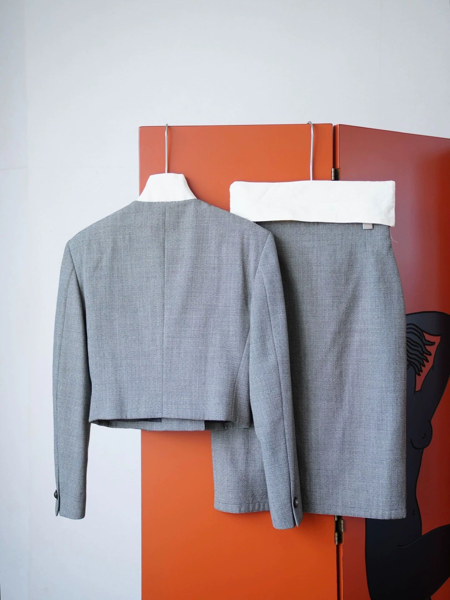 Versace Versace Vintage Gray Wool Oversized Cropped Blazer & Skirt Set Size M / US 6-8 / IT 42-44 - 7 Thumbnail