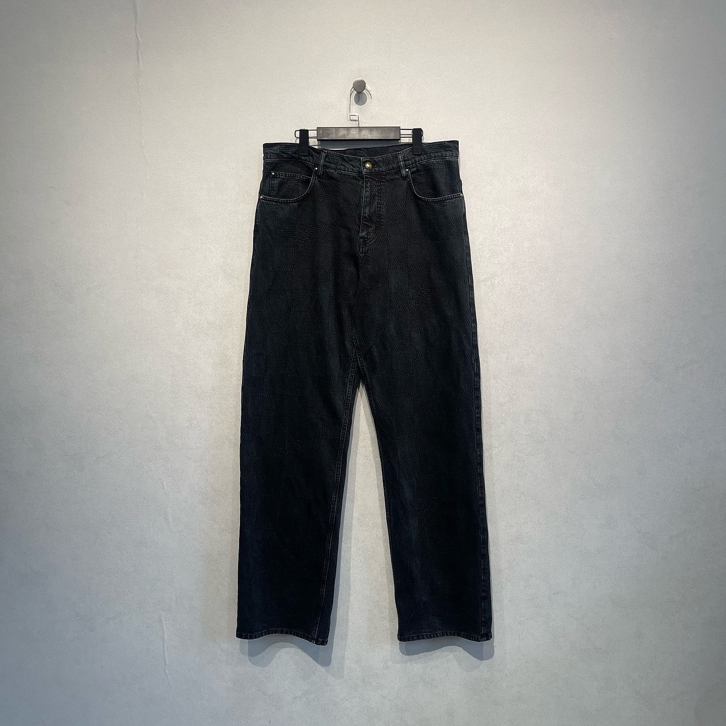 Louis Vuitton Louis Vuitton Monogram Print Denim Jeans Size 34 Size US 34 / EU 50 - 1 Thumbnail