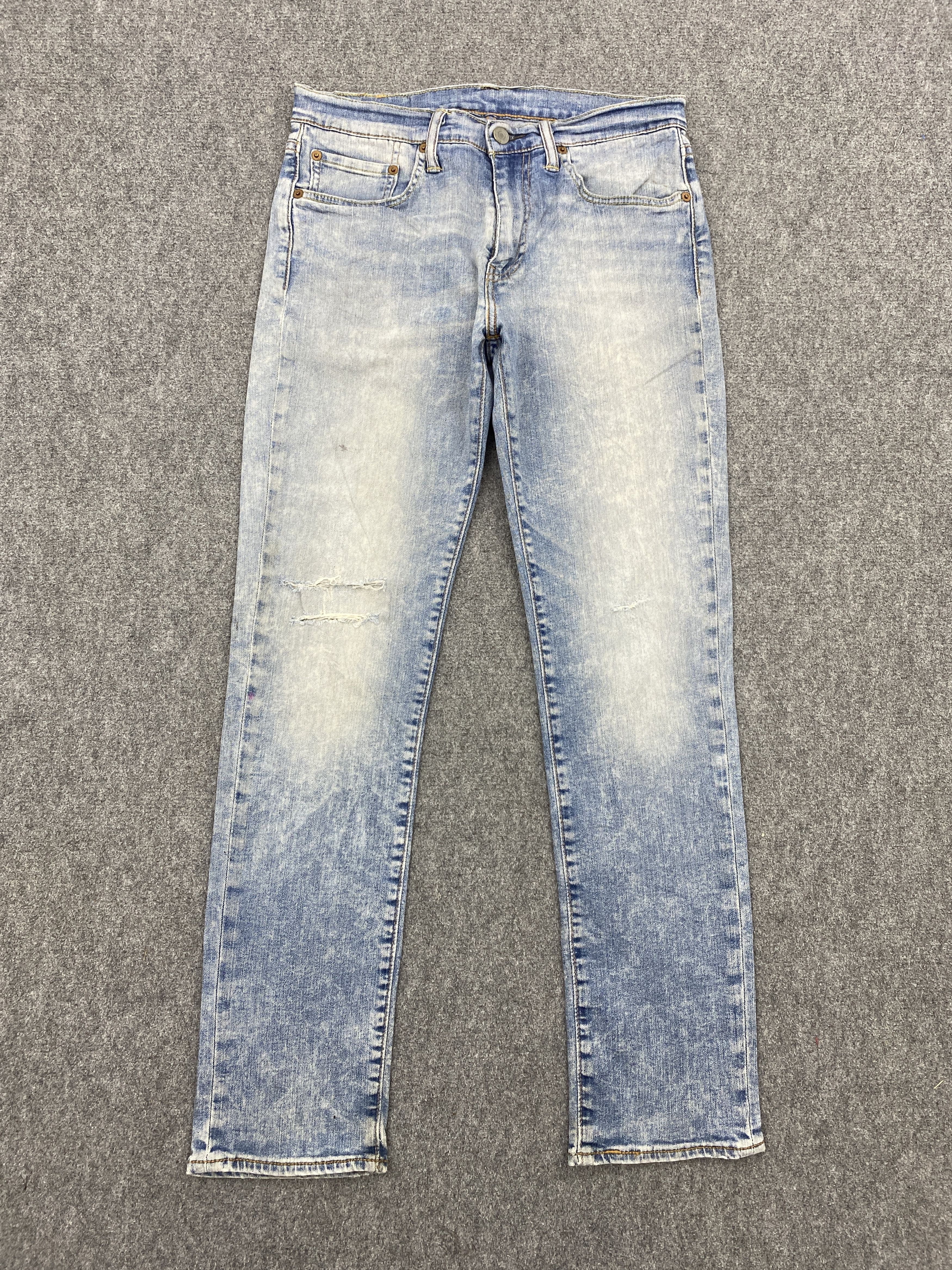 image of Faded Blue Vintage Levis 511 Jeans in Blue Denim, Men's (Size 35)