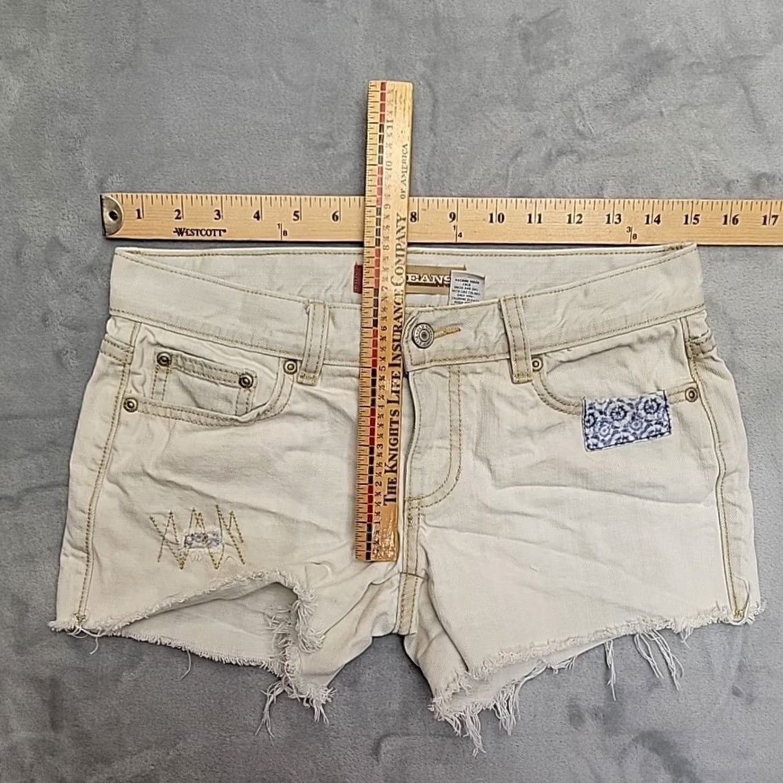 Old Navy Vintage Old Navy Mini Shorts Womens 2 Faded Embroidered Patch Denim Biker Y2K Size 26" / US 2 / IT 38 - 7 Thumbnail