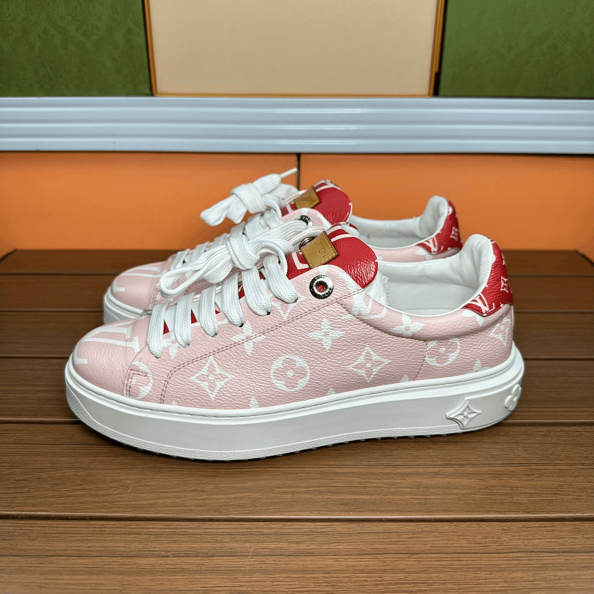 Louis Vuitton Louis Vuitton Casual Pink Lowtop Sneakers it_38 Women Size US 8 / IT 38 - 1 Thumbnail