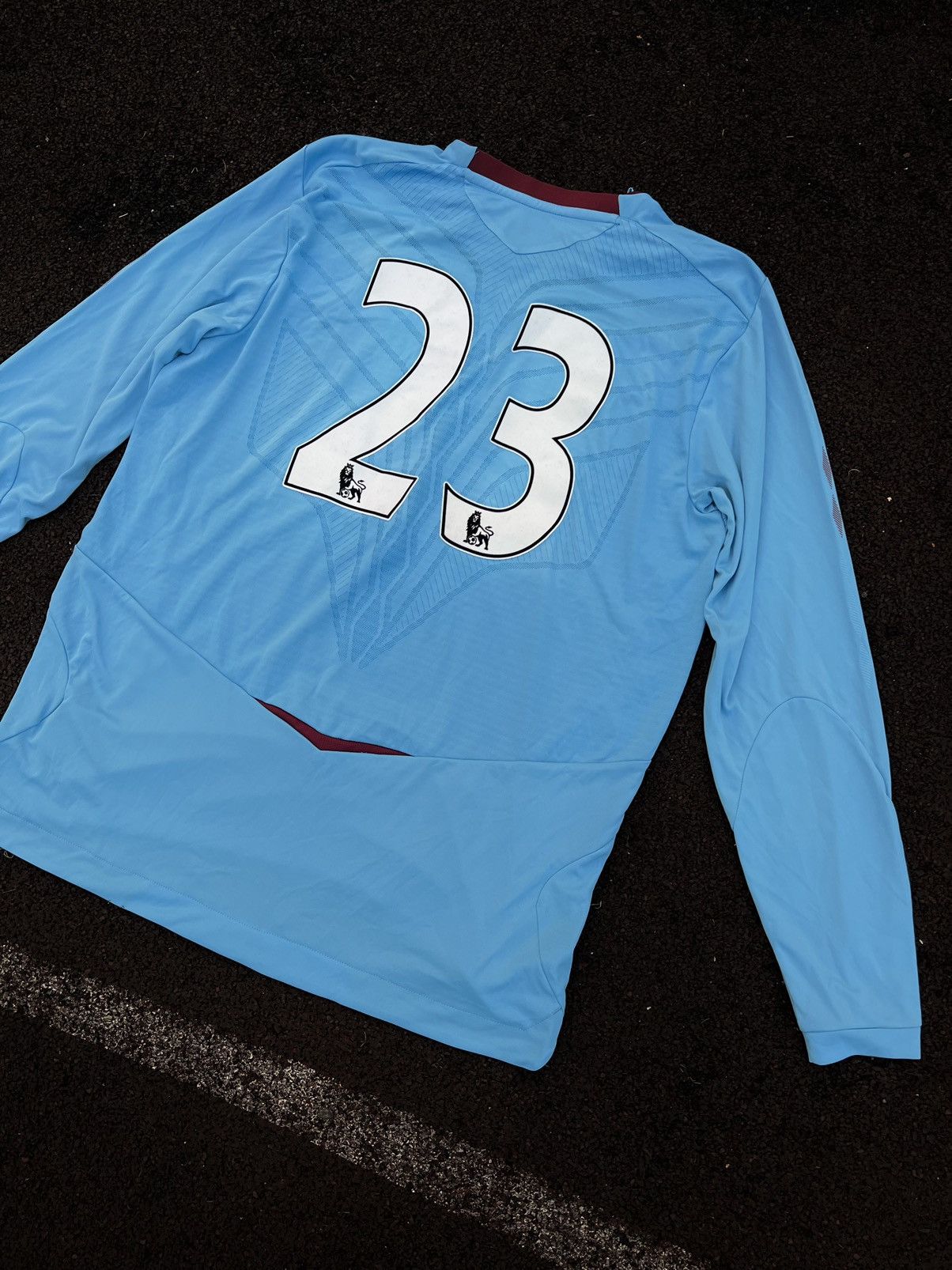 Umbro Umbro West Ham United 2008 Jersey Long sleeve Size US XL / EU 56 / 4 - 6 Thumbnail