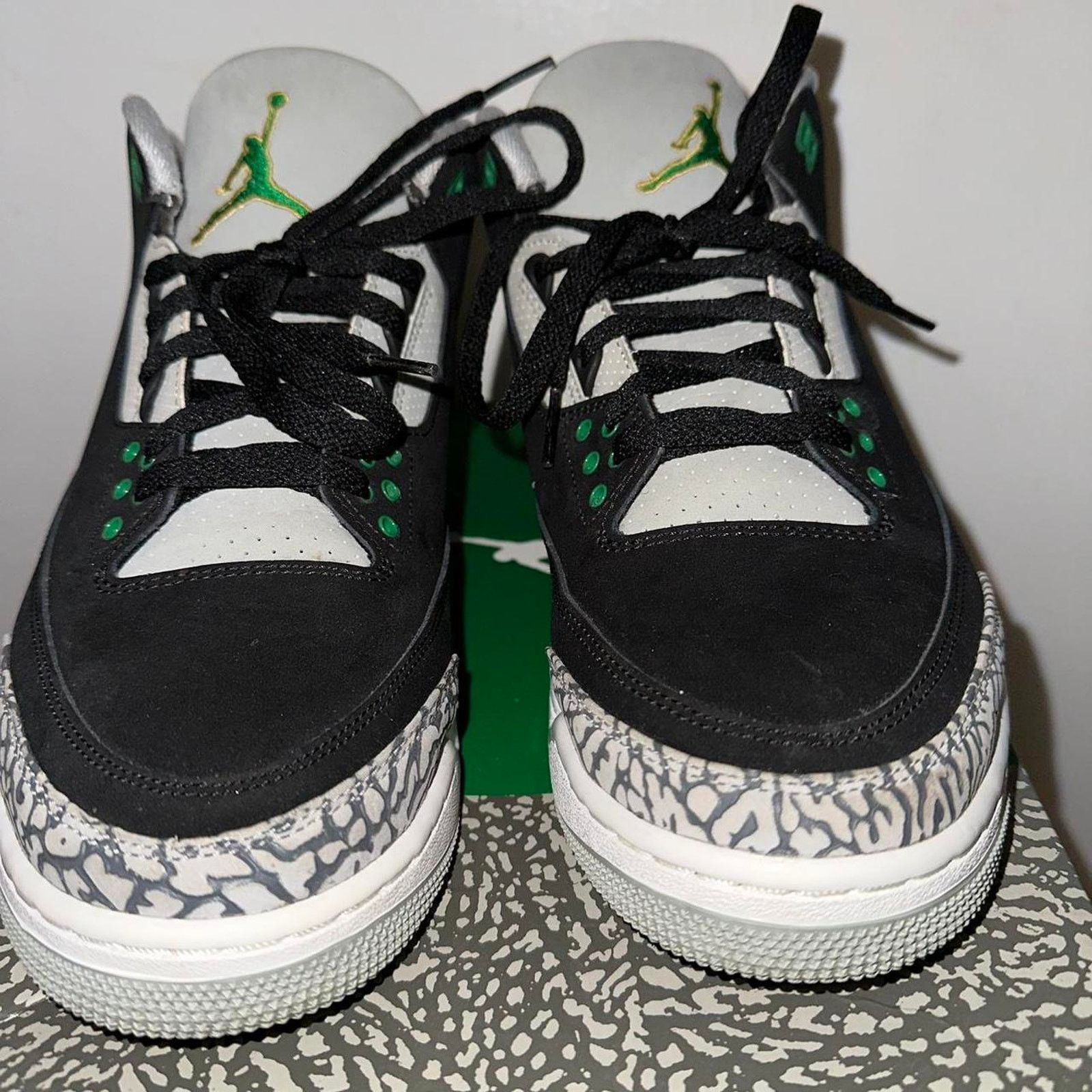 Jordan Brand × Nike Air Jordan 3 Retro Black/PINE GREEN 2021 Worn Once 10 mens Size US 10 / EU 43 - 2 Thumbnail