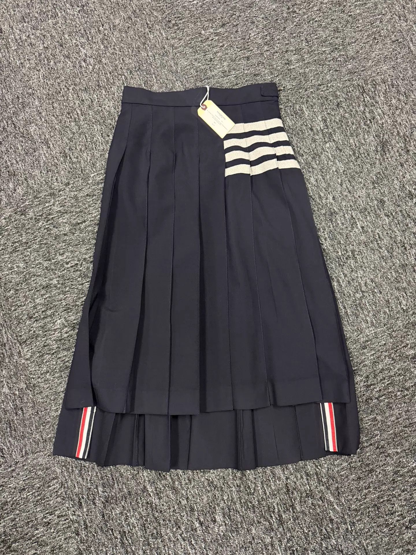 Thom Browne Thom Browne Women's 4-Bar Pleated Midi Skirt Deep Blue Size 26" / US 2 / IT 38 - 3 Thumbnail