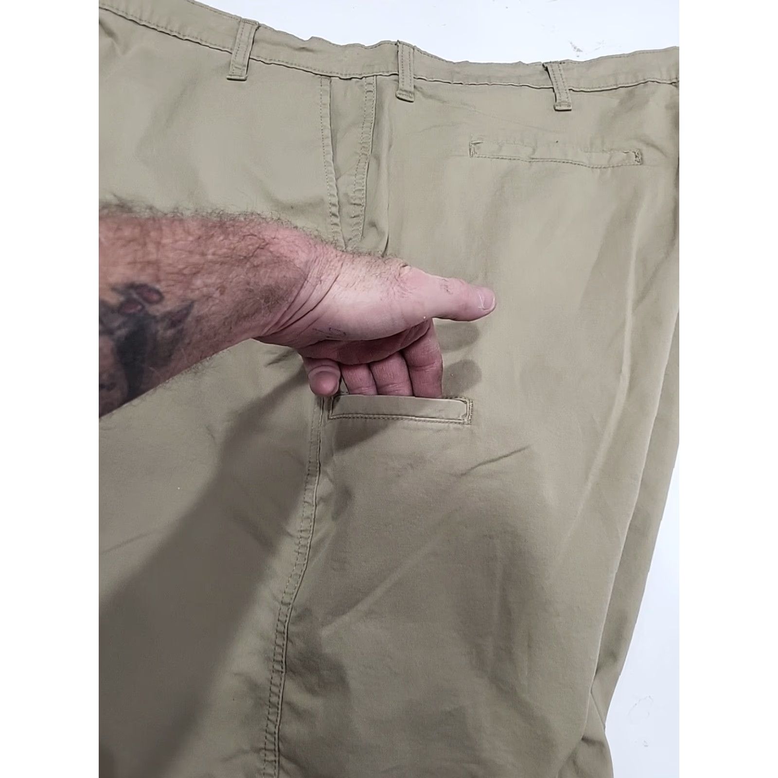 Wrangler VINTAGE Wrangler Chinos Shorts 46" EUC Khaki Brown Men 46 Chino - M3 Mens Size US 30 / EU 46 - 6 Thumbnail