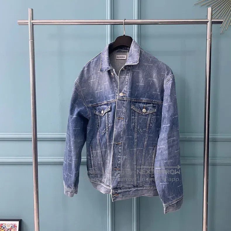 Balenciaga Balenciaga All-over logo blue denim jacket Size XXS / US 00 / IT 34 - 1 Thumbnail