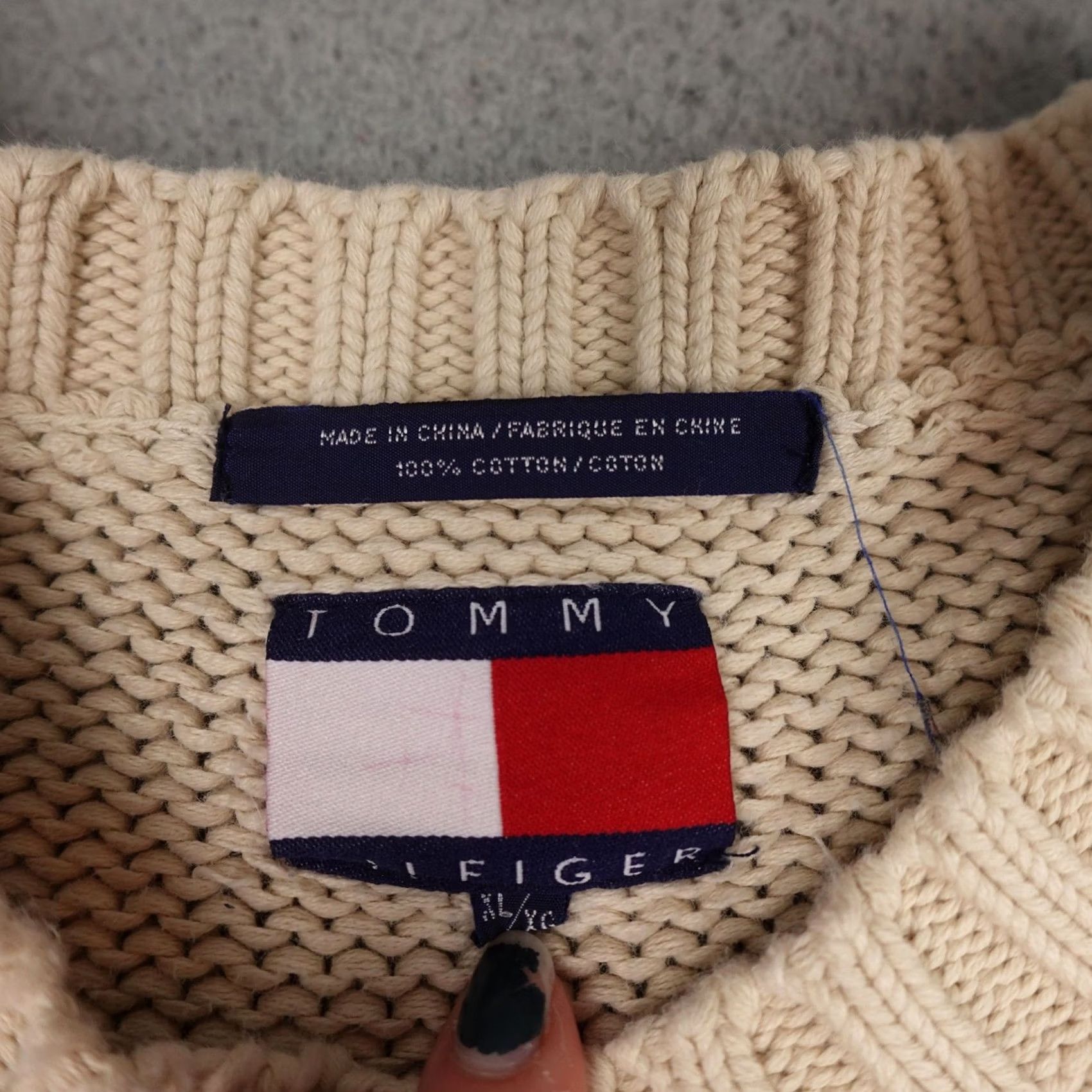 Tommy Hilfiger VINTAGE Tommy Hilfiger Sweater Mens XL Cream Fair Isle Snowflake Cable Knit Crewneck 90s Size US XL / EU 56 / 4 - 3 Thumbnail