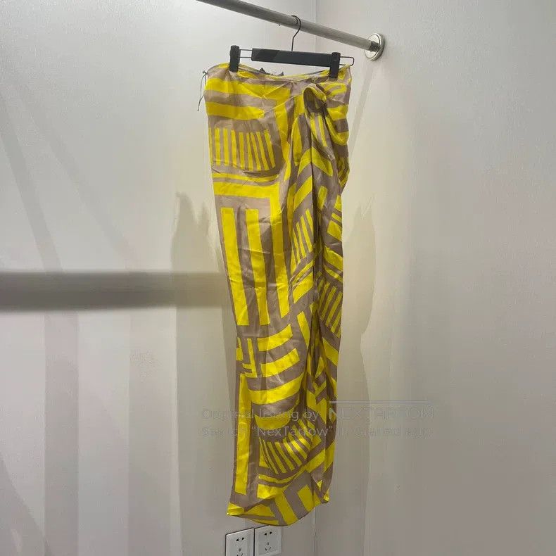 Fendi Fendi Logo Printed Elastic Waist Straight Skirt Size 26" / US 2 / IT 38 - 1 Thumbnail