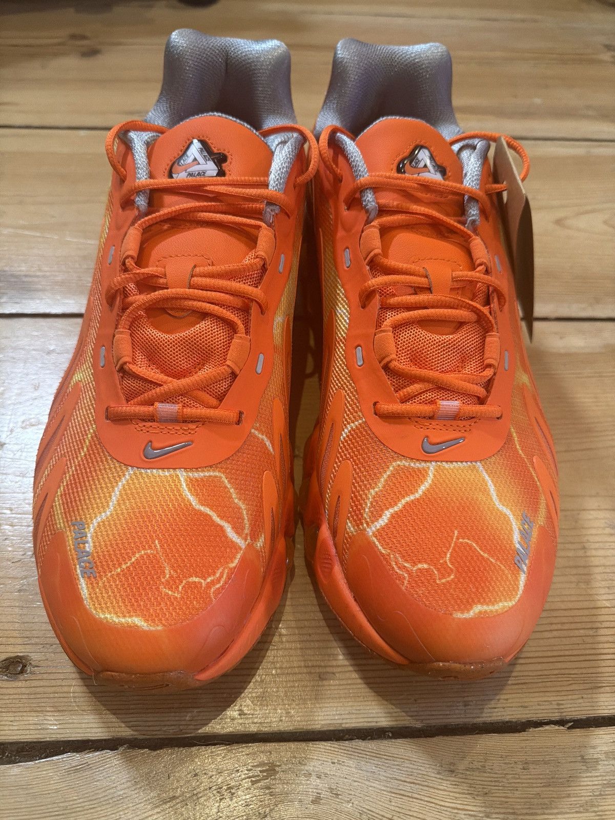 Nike Palace x Nike Air Max DN8 SP “Safety Orange” DS, US 13 Size US 13 / EU 46 - 3 Thumbnail
