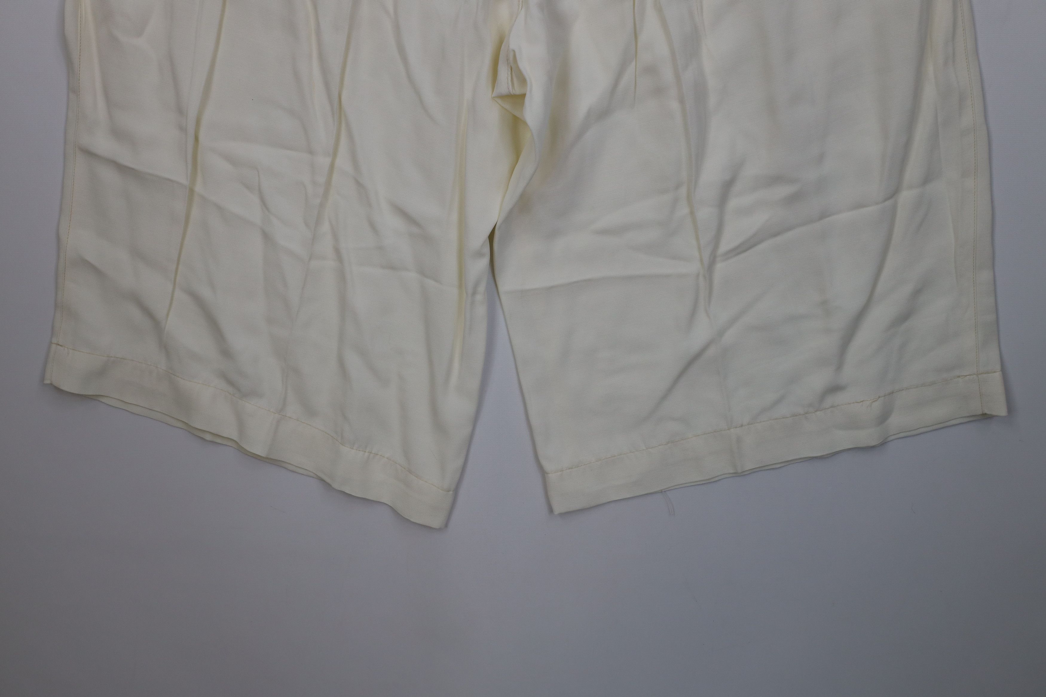 Vintage Vintage 90s Streetwear Gabardine Knit Baggy Shorts Cream USA Size US 36 / EU 52 - 14 Thumbnail