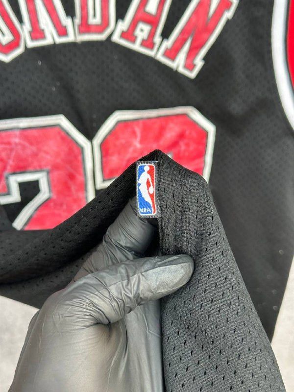 Nike Nike Chicago Bulls Michael Jordan #23 Jersey Vintage NBA Size US M / EU 48-50 / 2 - 7 Thumbnail