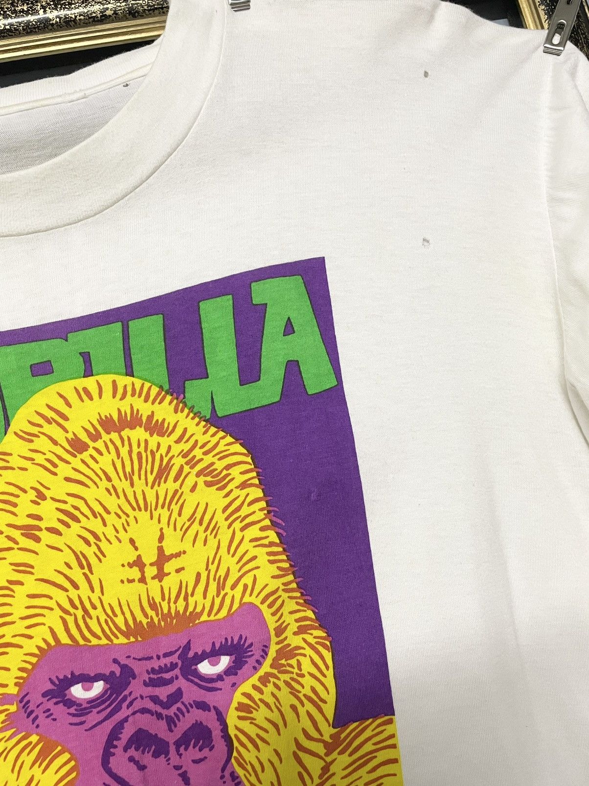 Japanese Brand Vintage 1990s ‘Gorrila’ Save The Great Animals Photo Tshirt Size US M / EU 48-50 / 2 - 7 Thumbnail