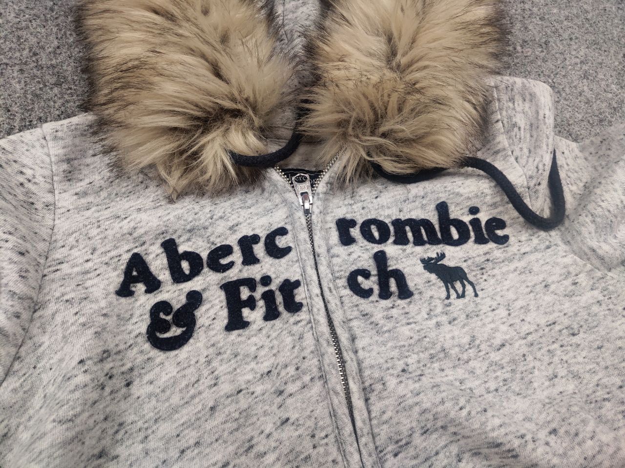 Abercrombie & Fitch Vintage Abercrombie Y2K If six was nine fur Zip Hoodie Size US S / EU 44-46 / 1 - 12 Thumbnail
