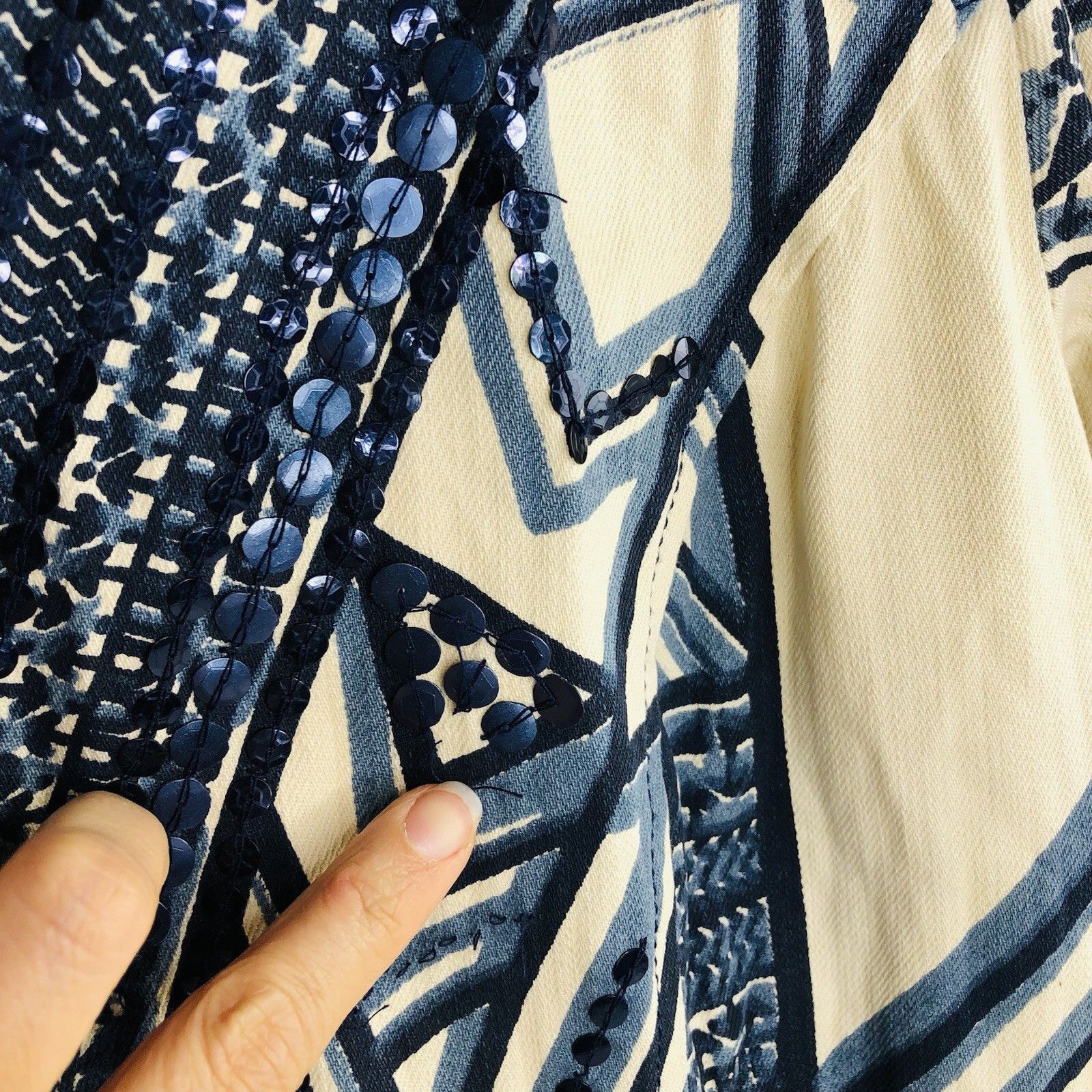 Chicos Chicos Ivory Navy Blue Artsy Jacket Size 2 Womens Pattern Size XS / US 0-2 / IT 36-38 - 3 Thumbnail