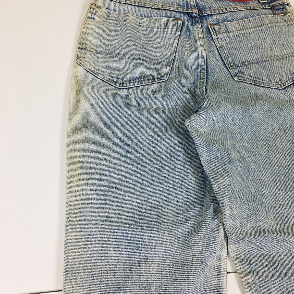 Vintage Vintage Acid Wash Red Button Tapered Leg Made in Italy Size US 29 - 7 Thumbnail
