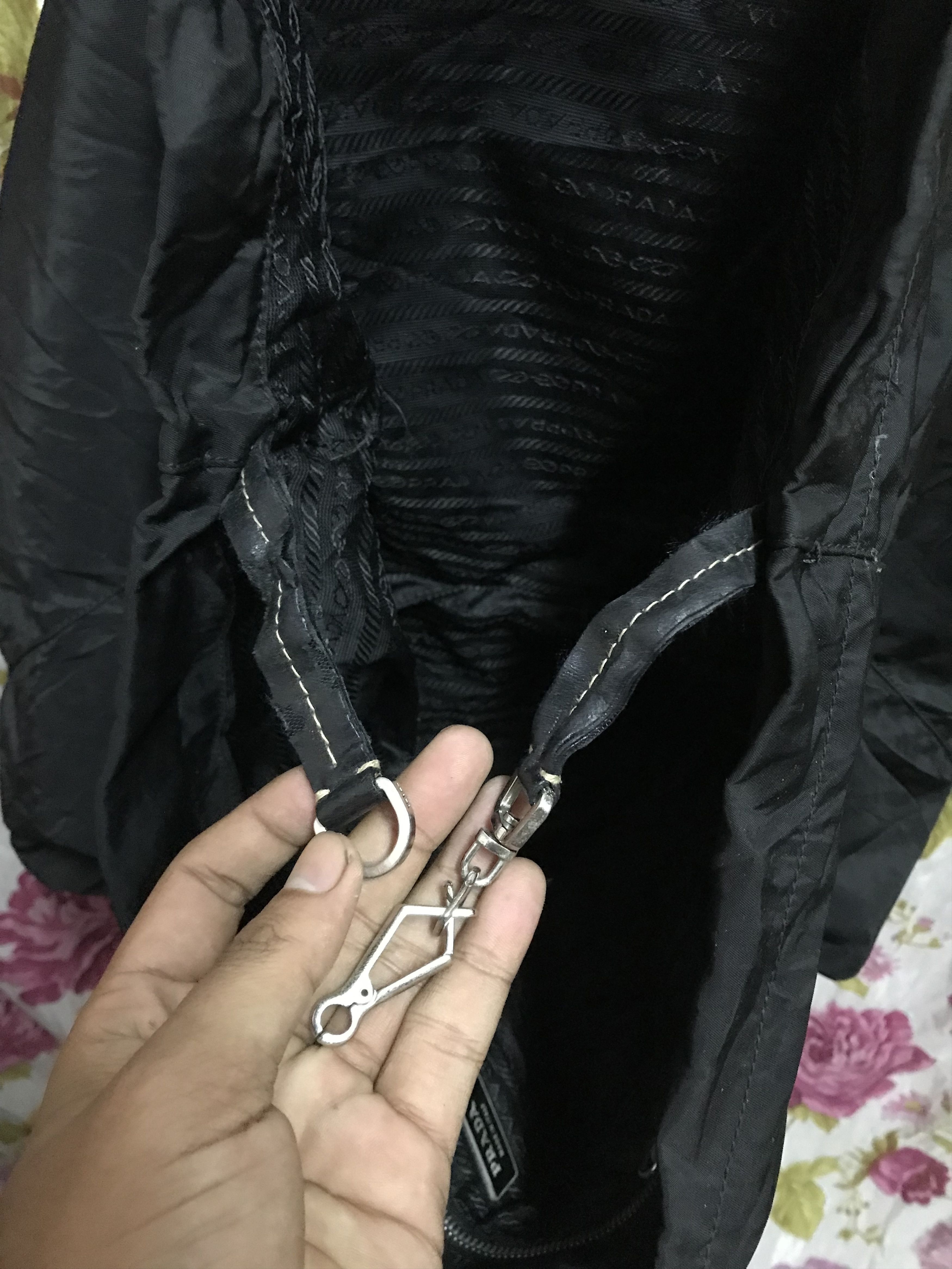 Prada Authentic Prada Black Handbag Size ONE SIZE - 9 Thumbnail