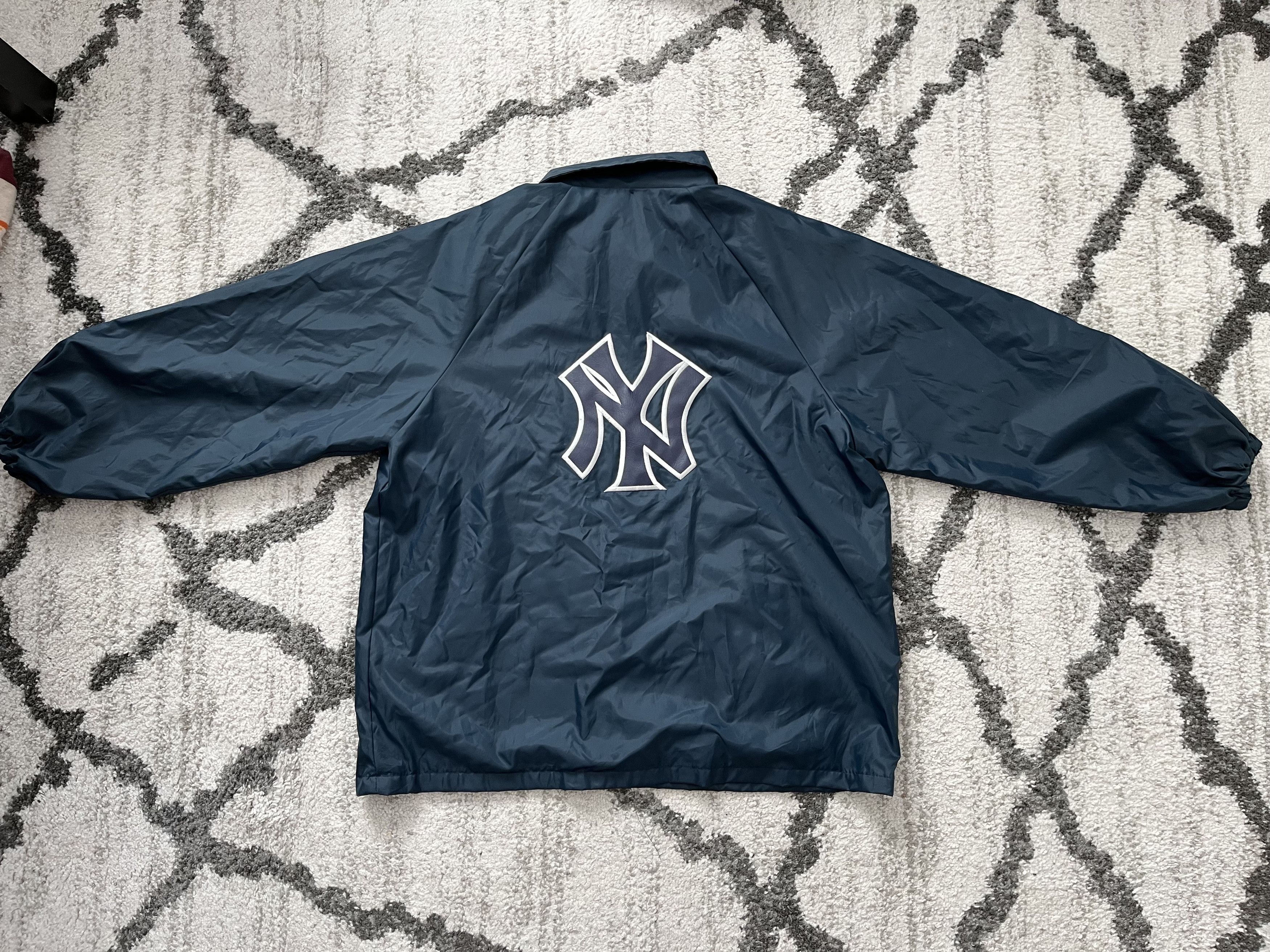 Auburn Sportswear Vintage Auburn Sportswear New York Yankees Jacket Size US L / EU 52-54 / 3 - 3 Thumbnail