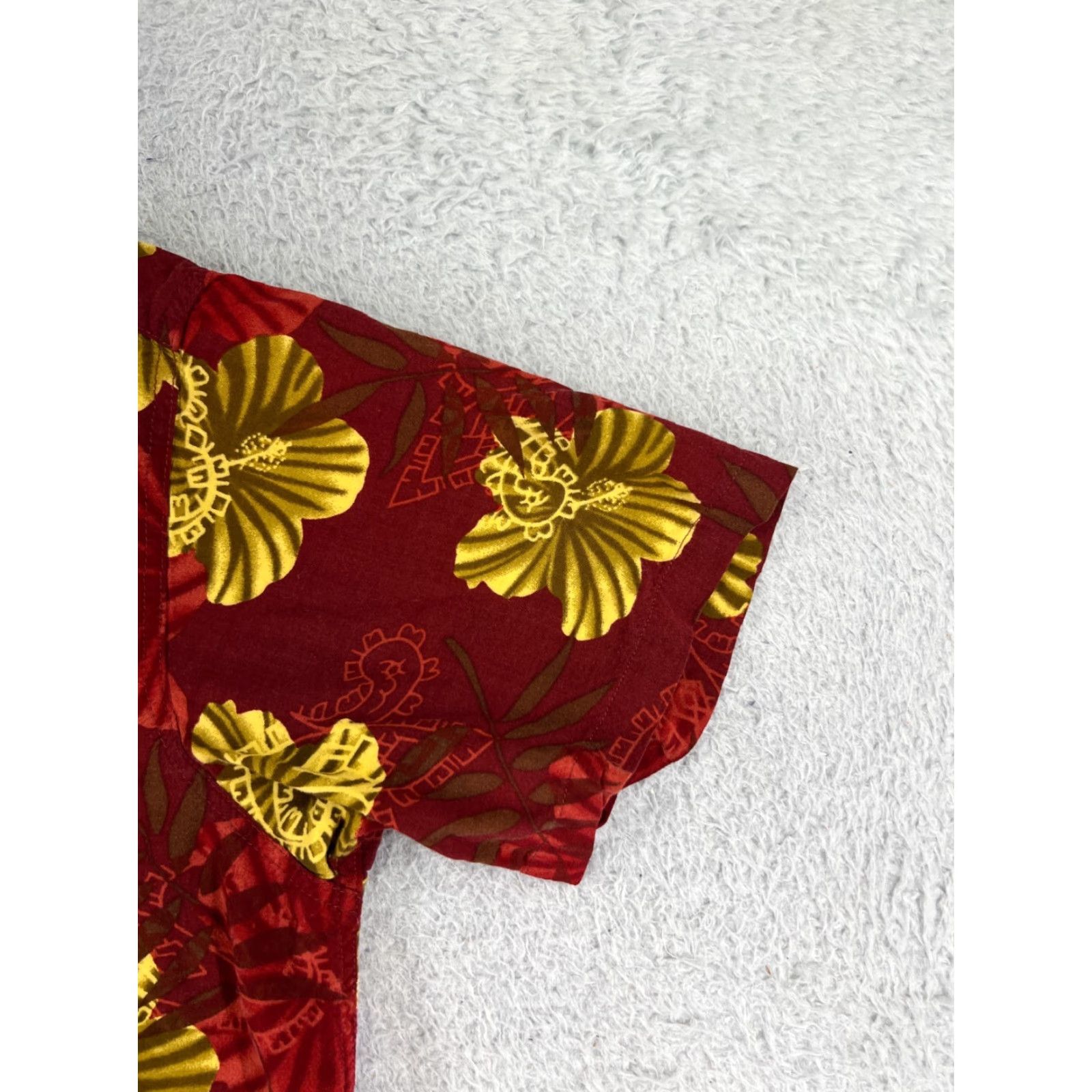 Haggar Haggar Mens Red Floral Hawaiian Hibiscus Tribal Print 100% Rayon Shirt Large Button-Up Casual Resort Luau Aloha 90s Womens? Size US L / EU 52-54 / 3 - 4 Thumbnail