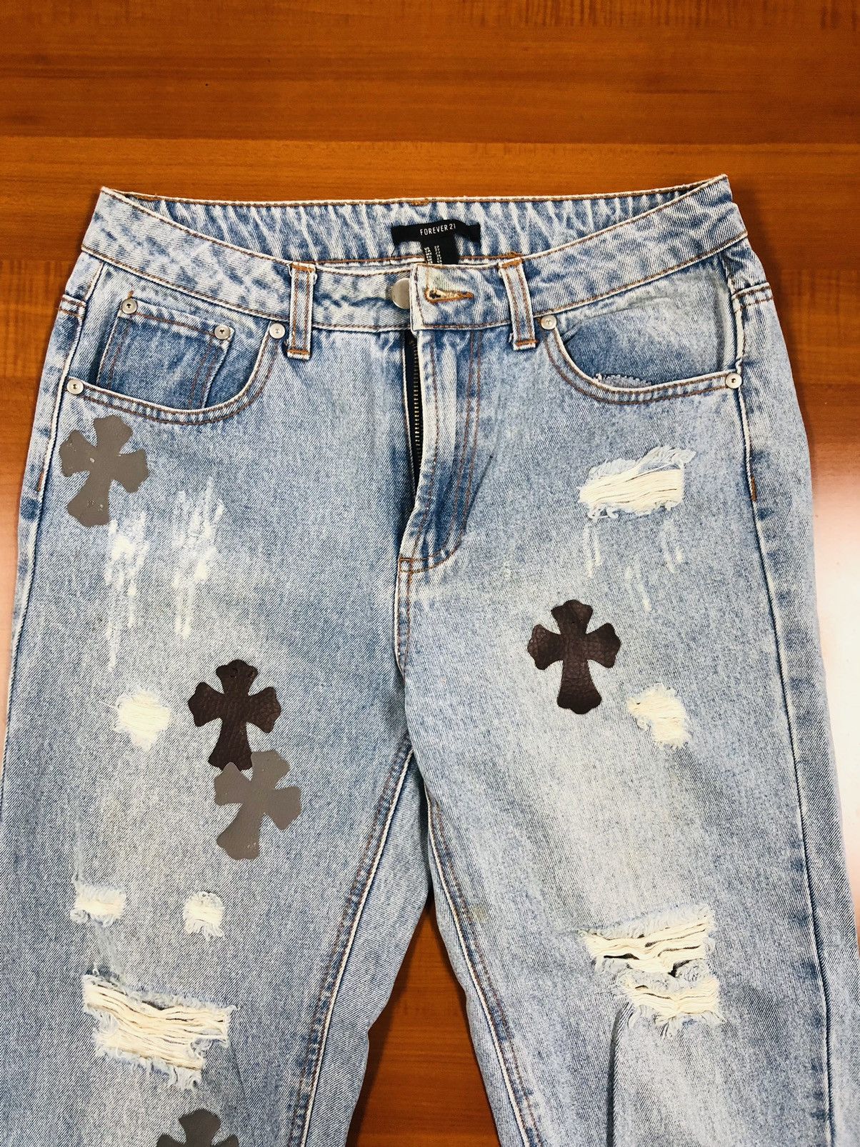 Forever 21 Forever 21 Ripped Jeans Size US 29 - 11 Thumbnail