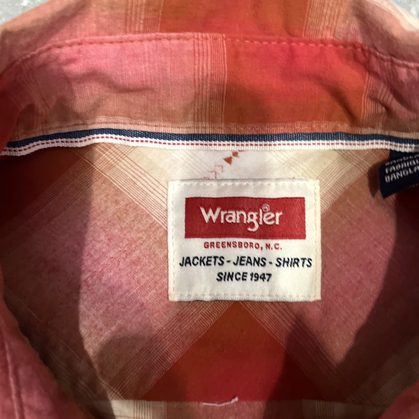 Wrangler VINTAGE Wrangler Greensboro, N.C. men’s M short sleeve Button Up shirt Size US M / EU 48-50 / 2 - 3 Thumbnail