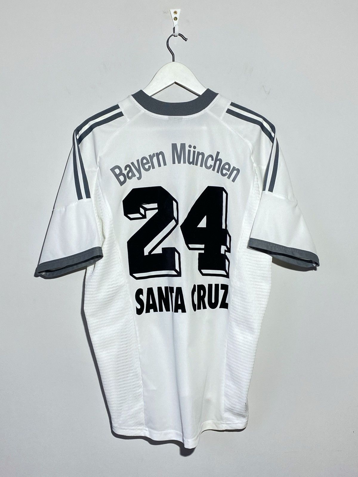 Adidas #24 Santa Cruz Bayern Munchen 2002/03 Away Adidas Jersey Size US L / EU 52-54 / 3 - 8 Thumbnail