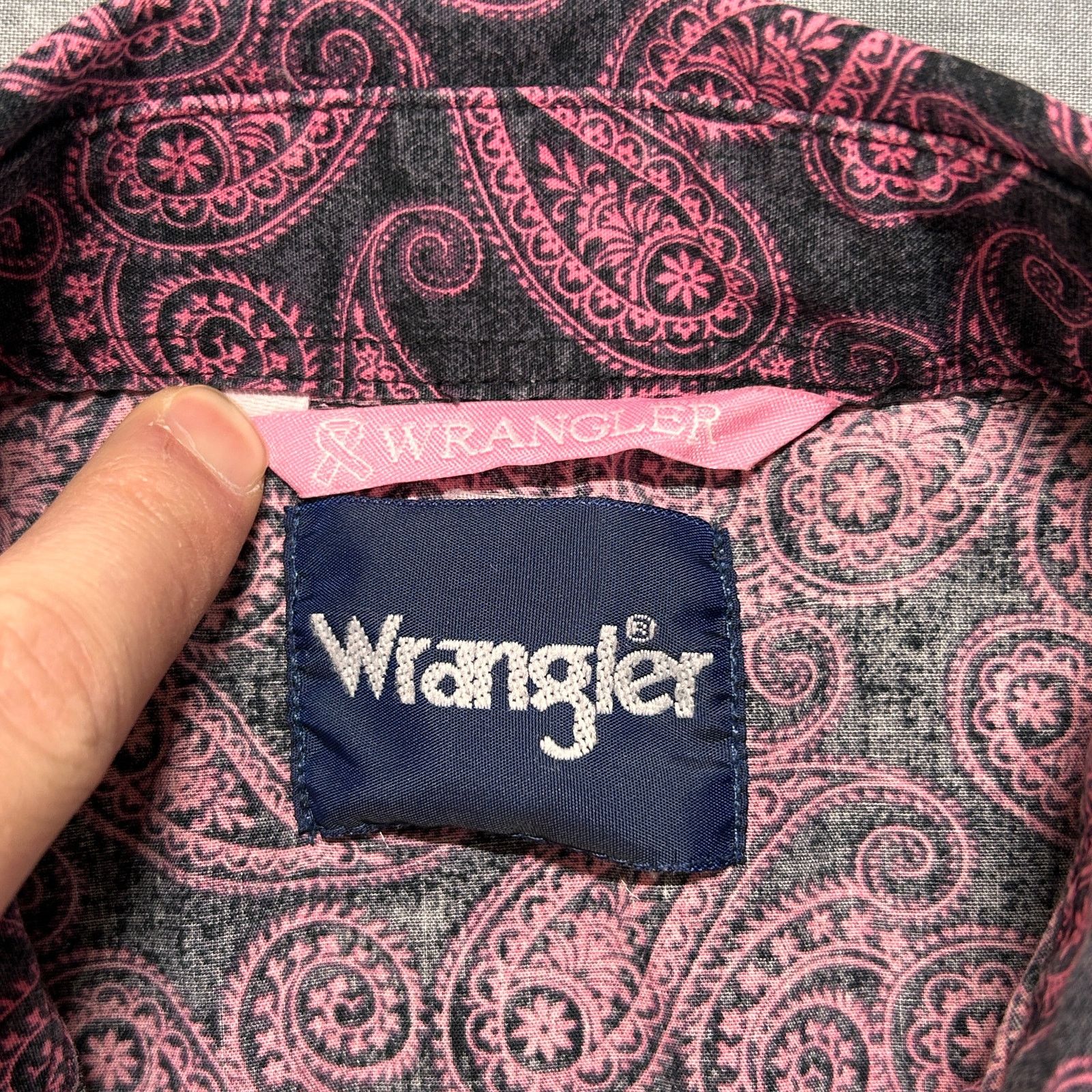 Wrangler Wrangler Paisley Breast Cancer Awareness pearl snap mens M Size US M / EU 48-50 / 2 - 4 Thumbnail