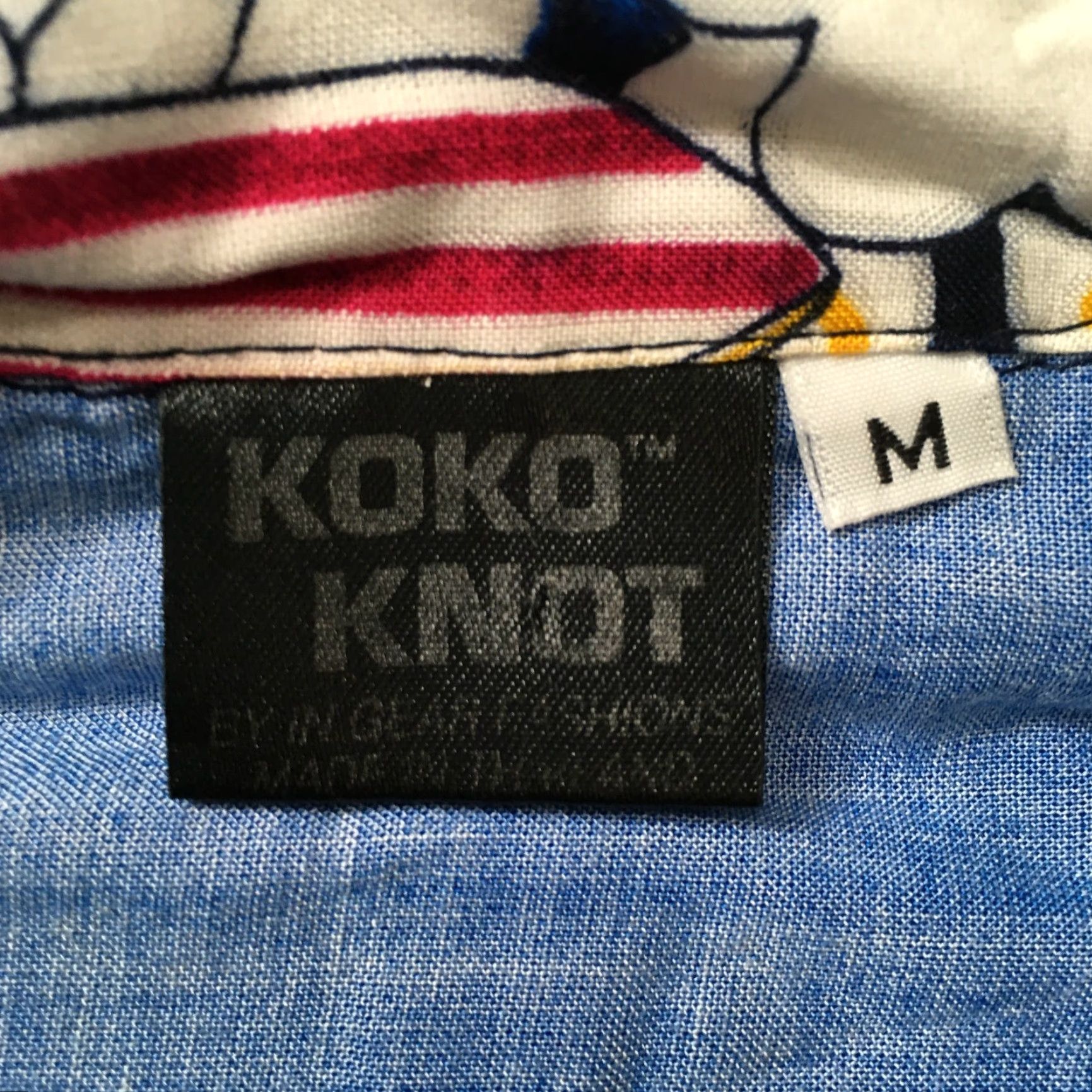 Vintage KOKO Shirt Men Medium Blue Classic Surfer Print Cotton Floral Short Sleeve Button-Up Collared Hawaiian Theme Size US M / EU 48-50 / 2 - 2 Thumbnail
