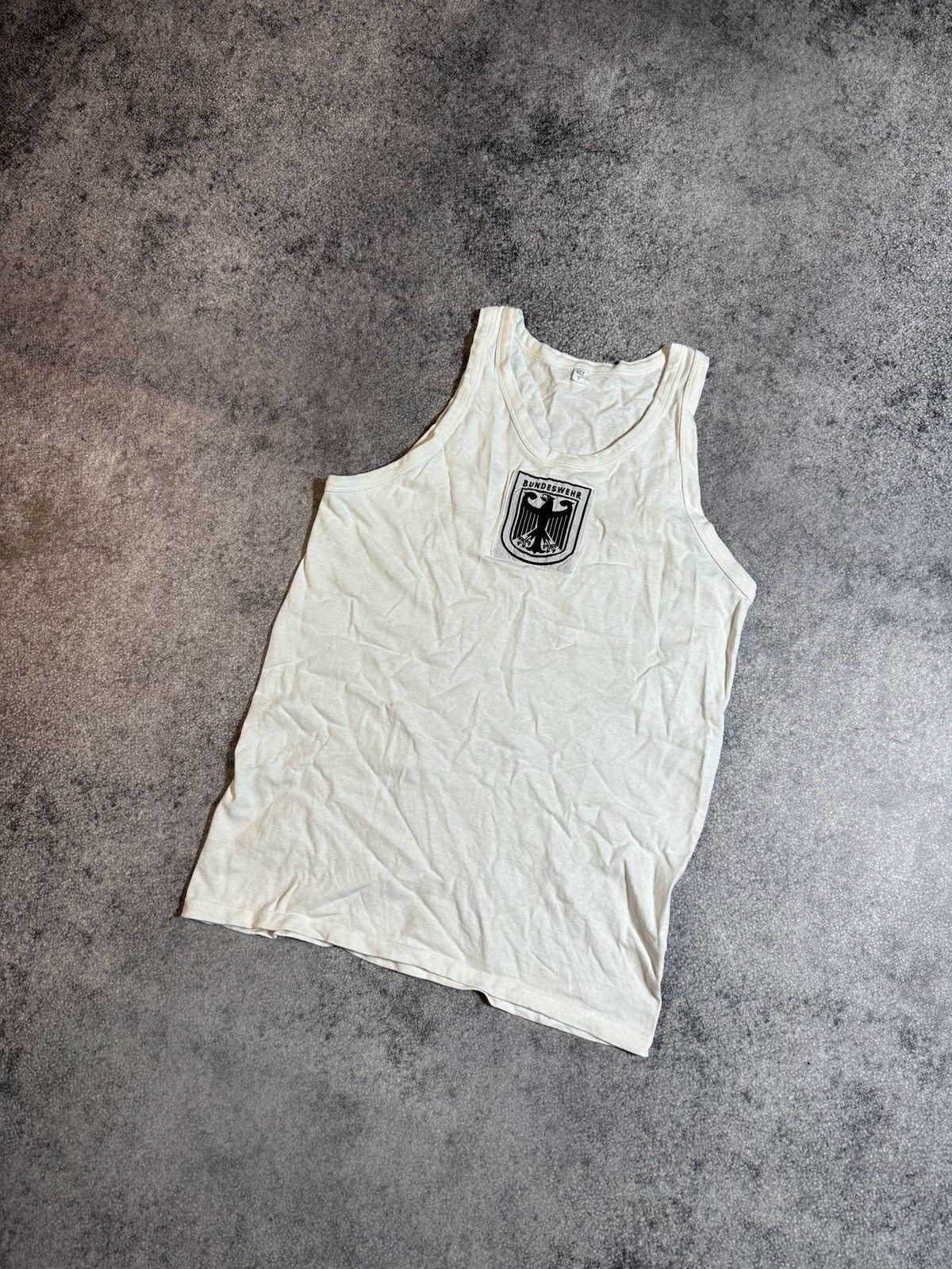 Vintage Vintage Bundeswehr Tank Top Style Vultures Ye Streetwear USA Size US L / EU 52-54 / 3 - 1 Thumbnail