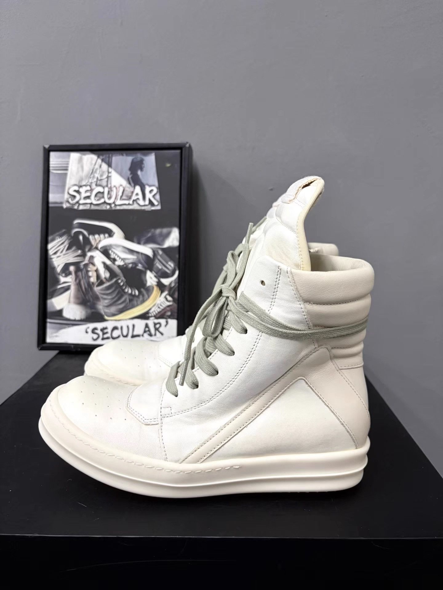 Rick Owens Rick Owens Pure White Inverted Triangle High-Top Shoes K34 Size US 5 / IT 35 - 2 Thumbnail