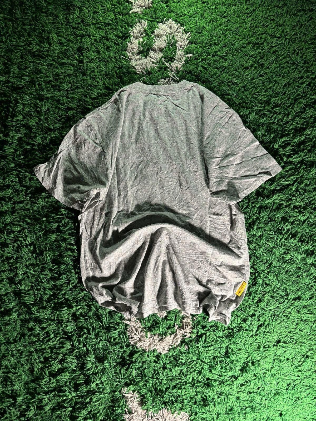 Nike 2010s Nike “Livestrong” Tee Size US L / EU 52-54 / 3 - 4 Thumbnail