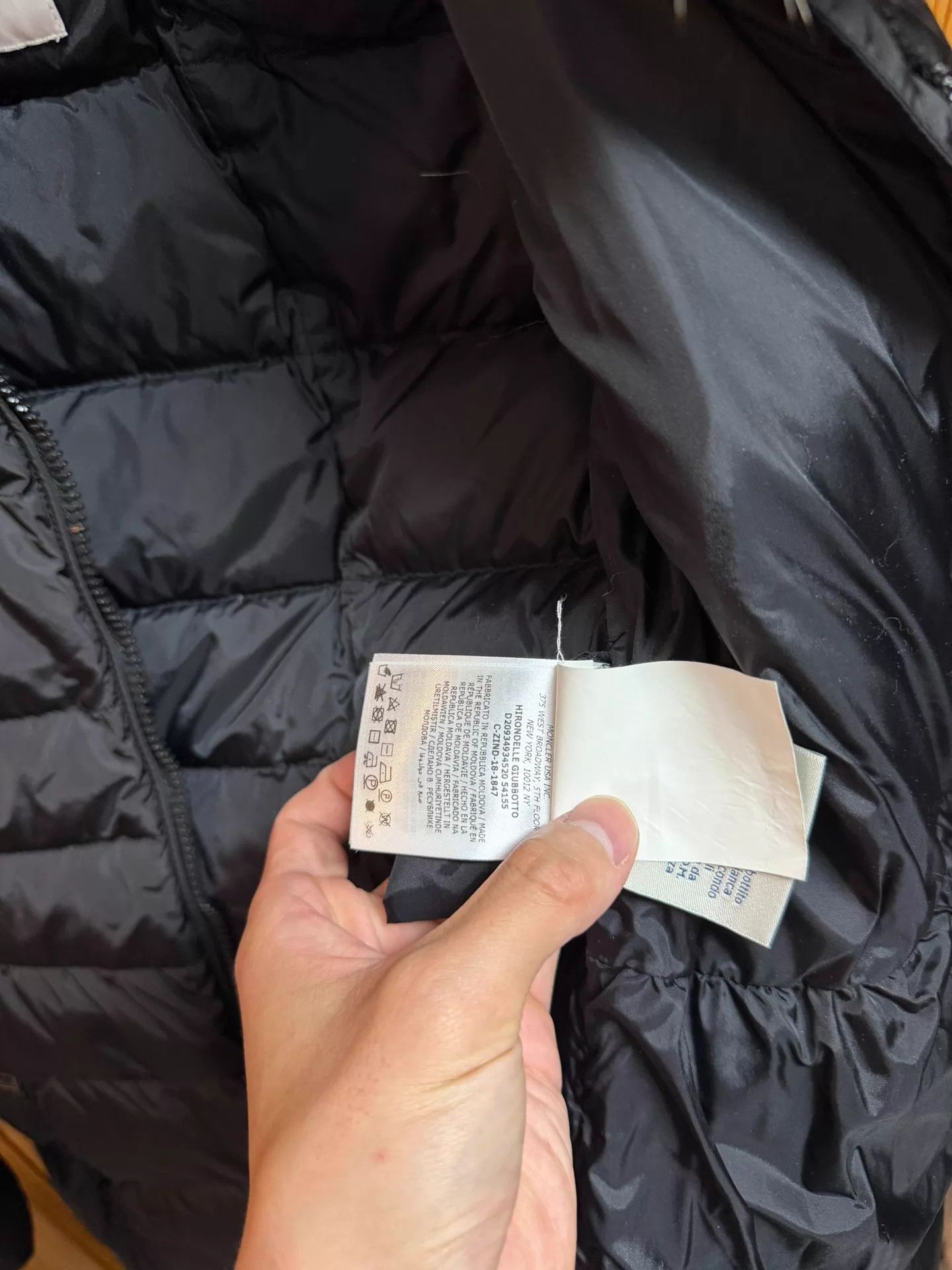 Moncler Moncler Women's Black Long Fur Collar Down Jacket 0 Size XS / US 0-2 / IT 36-38 - 3 Thumbnail