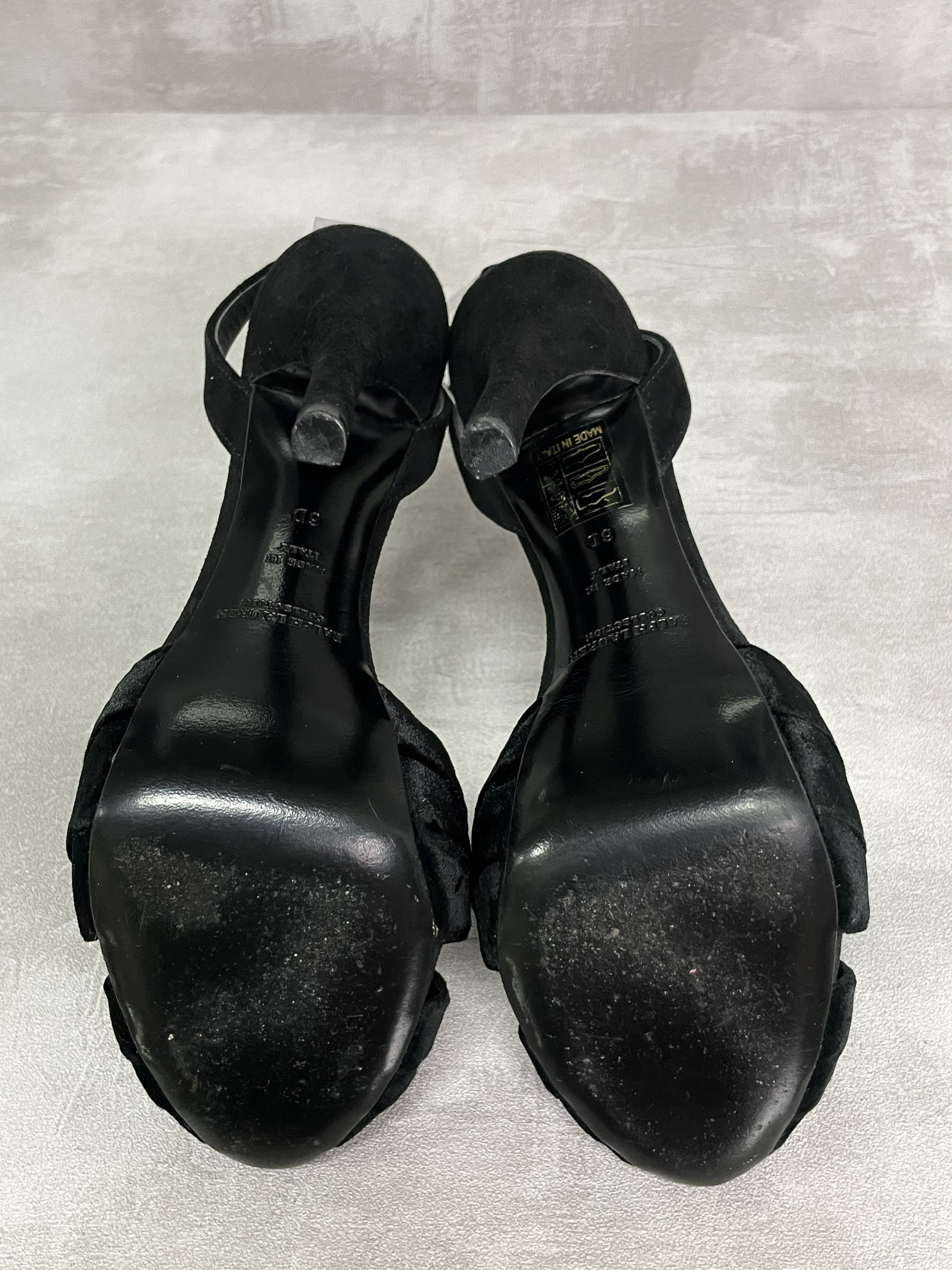 Ralph Lauren Black Platform Heels With Velvet Front And Diamante Buckle Size US 5 / IT 35 - 6 Thumbnail