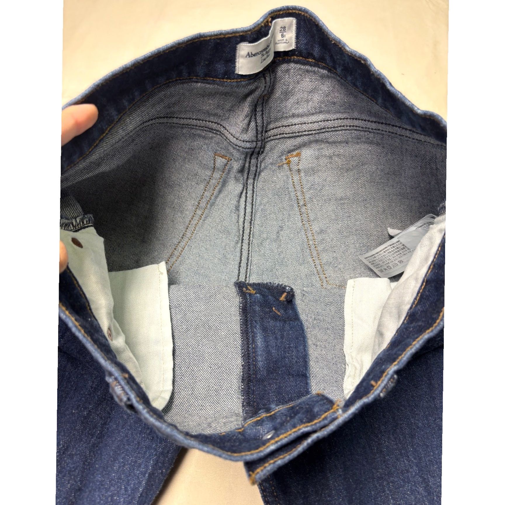 Abercrombie & Fitch VINTAGE Abercrombie Fitch Baggy Low Rise Dark Wash Jeans Women 32X29 Denim Jeans Baggy Fit Low Rise Dark Wash Abercrombie Fitch Jeans Women 32 Size 24" / US 00 / IT 34 - 4 Thumbnail