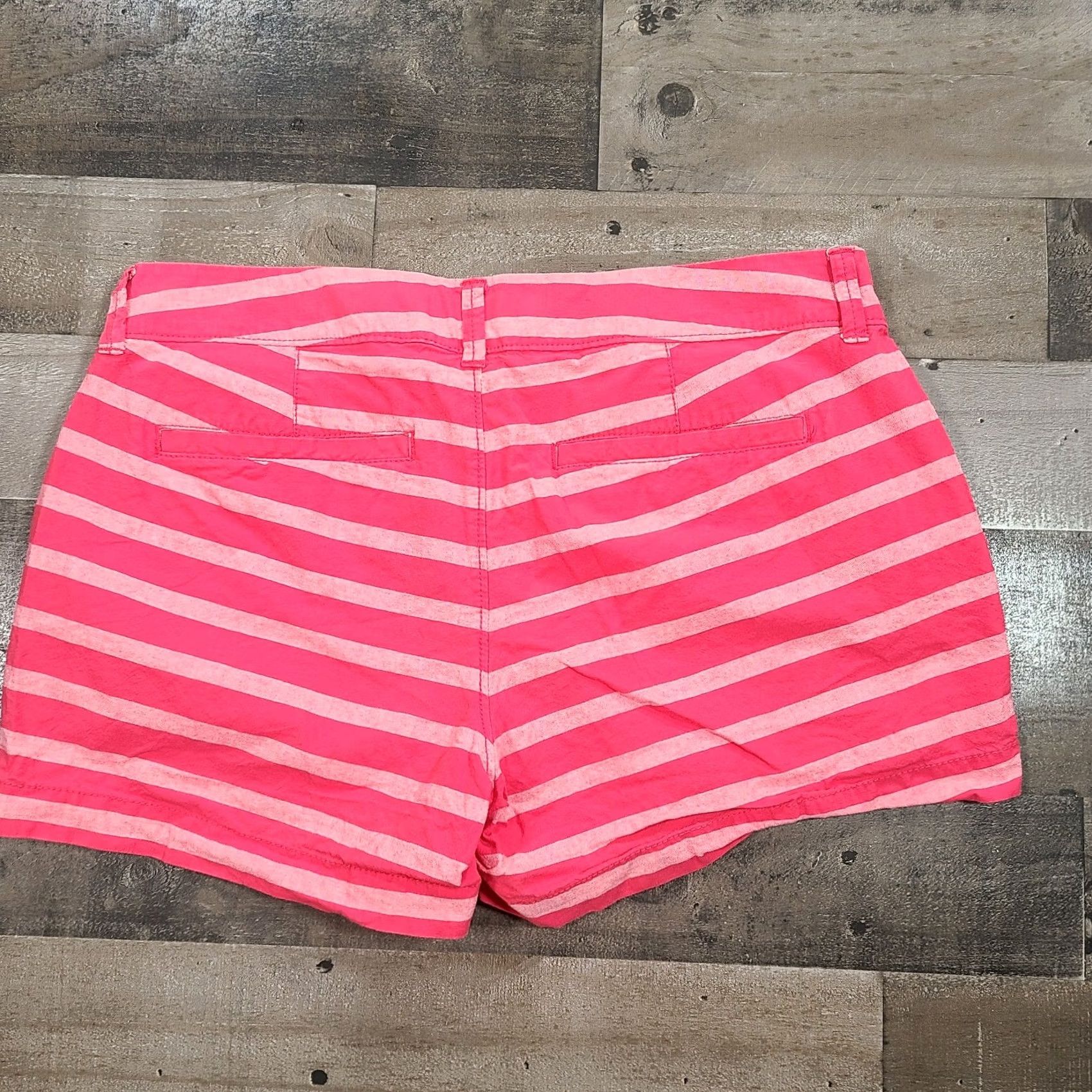 Old Navy Old Navy Shorts Womens 6 Pink Chino Mid-Rise Striped Preppy Flat Front Casual Size 24" / US 00 / IT 34 - 2 Thumbnail