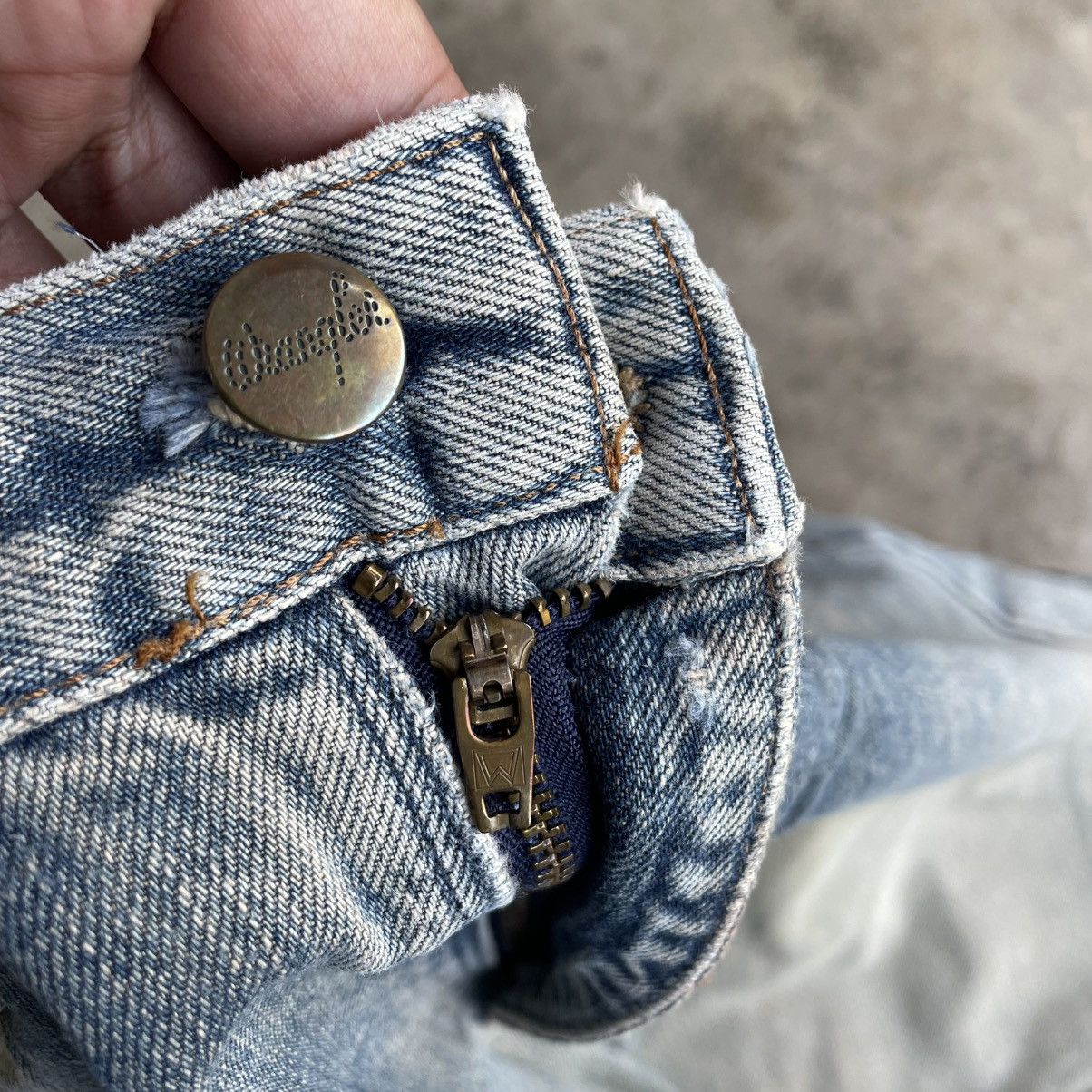 Wrangler 🔥Vintage 80s Wrangler Stoned Washed Ripped Distress Jeans Size US 32 / EU 48 - 13 Thumbnail