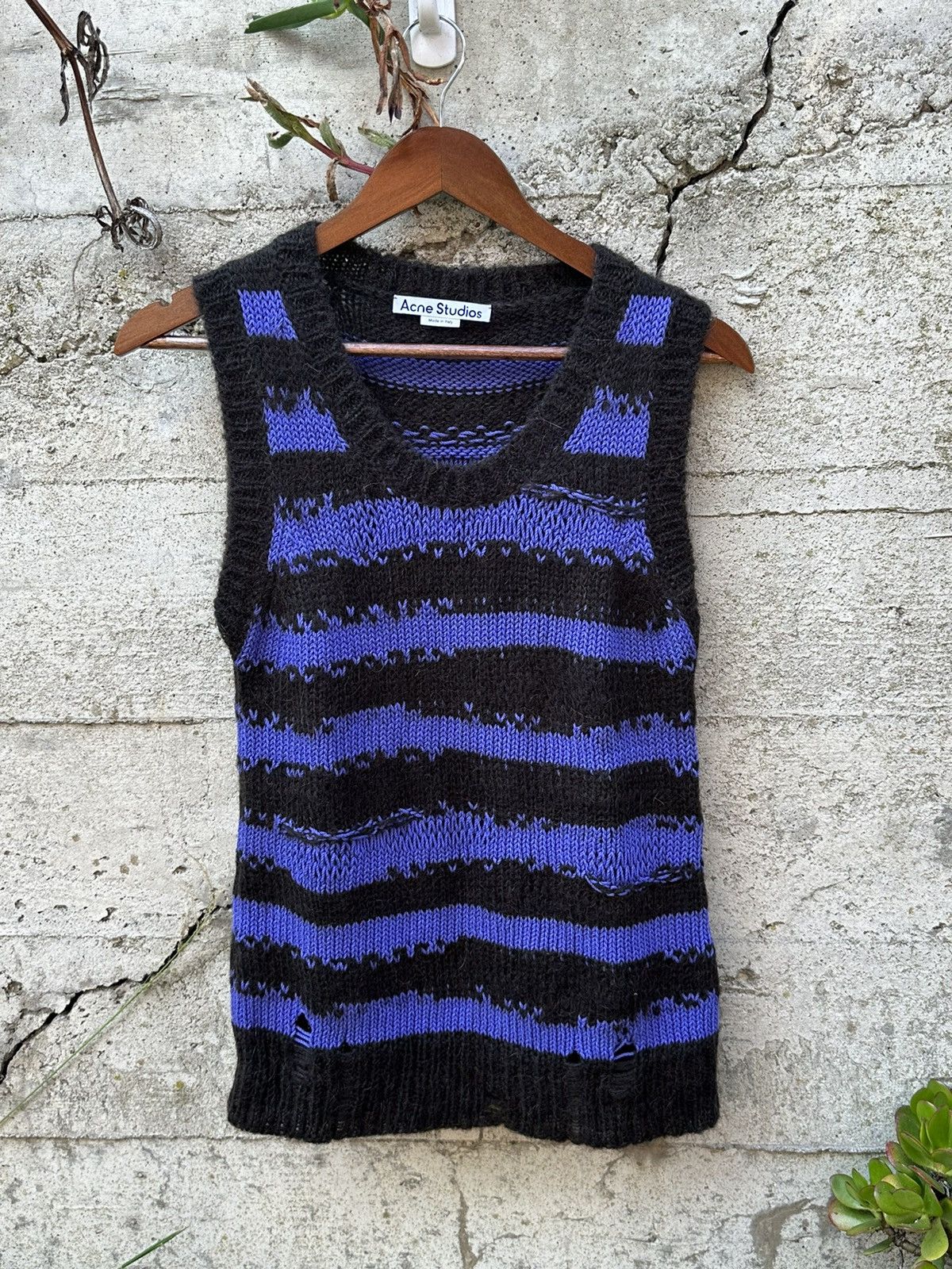 Acne Studios RARE GRAIL Acne Studios Italian distressed sweater vest Size S / US 4 / IT 40 - 3 Thumbnail
