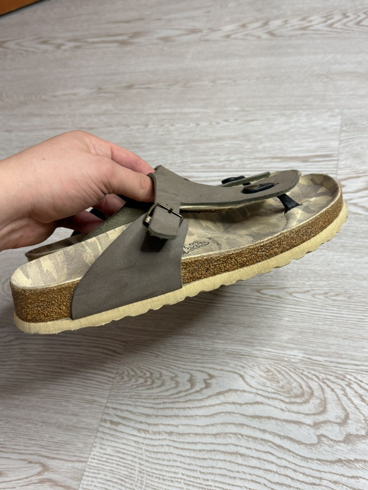 Birkenstock Birkenstock Gizeh sandals size 40 Size US 7 / EU 40 - 6 Thumbnail