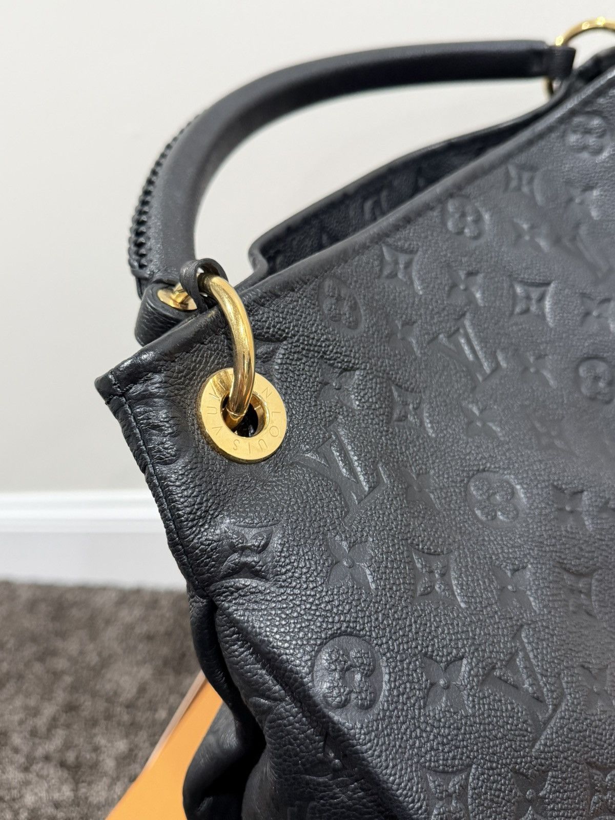 Louis Vuitton Louis Vuitton Artsy MM Bag Black Monogram Empreinte Leather Size ONE SIZE - 6 Thumbnail