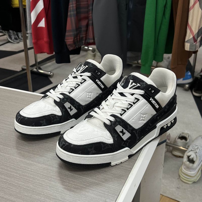Louis Vuitton Trainer Panda Low-top Sneakers 0079