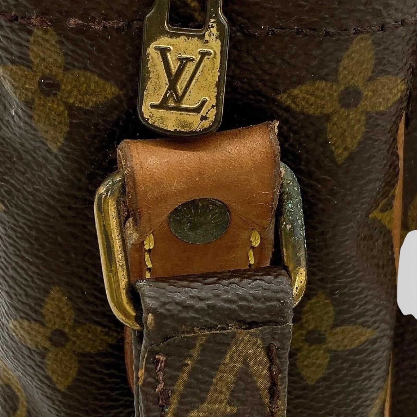 Louis Vuitton Louis Vuitton - Monogram Canvas Crossbody Bag Size ONE SIZE - 9 Thumbnail
